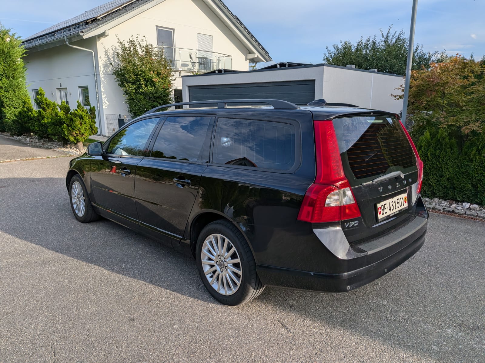 VOLVO 2.5 T Kinetic-image-1