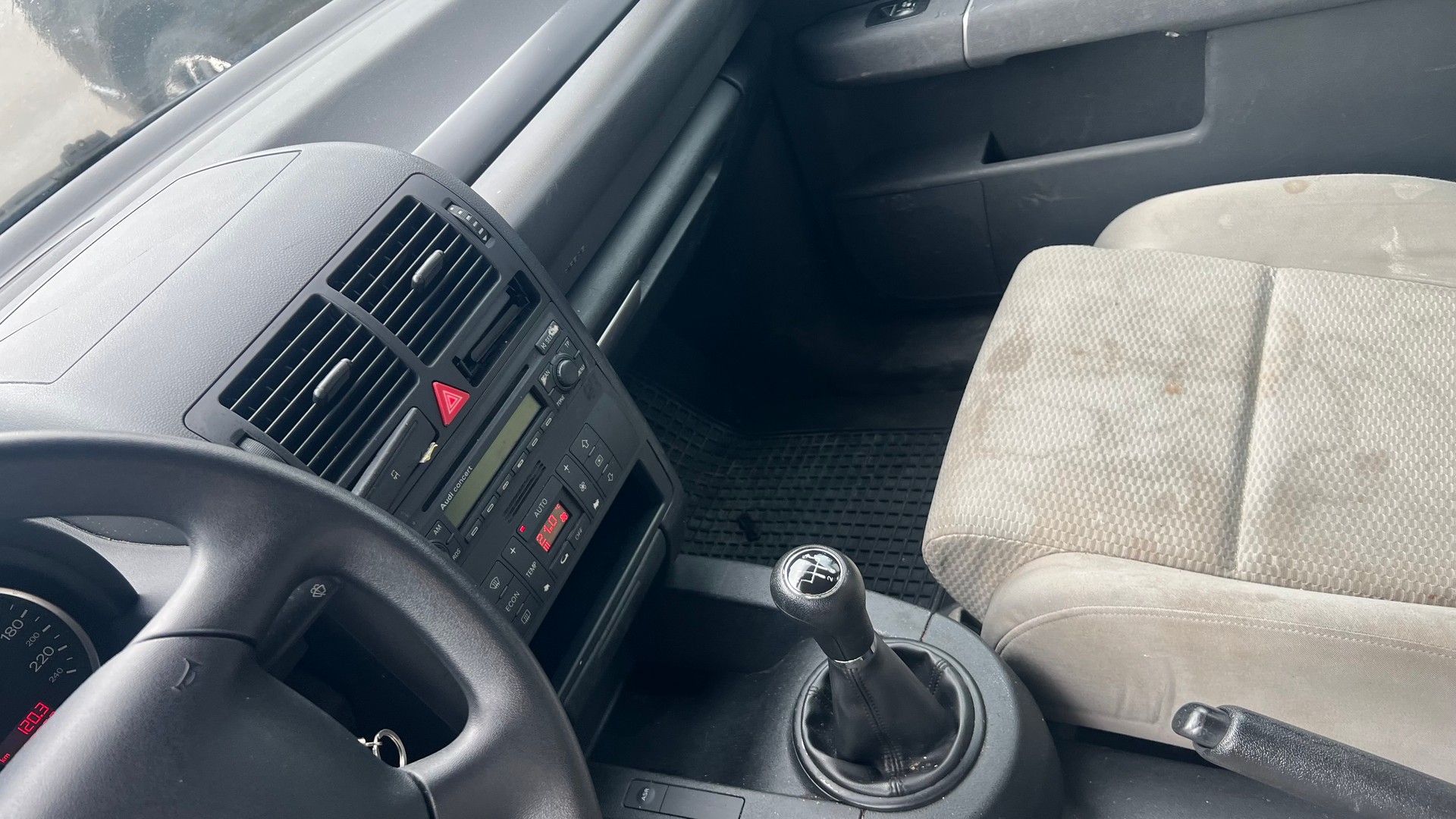 AUDI A2 1.4-image-11