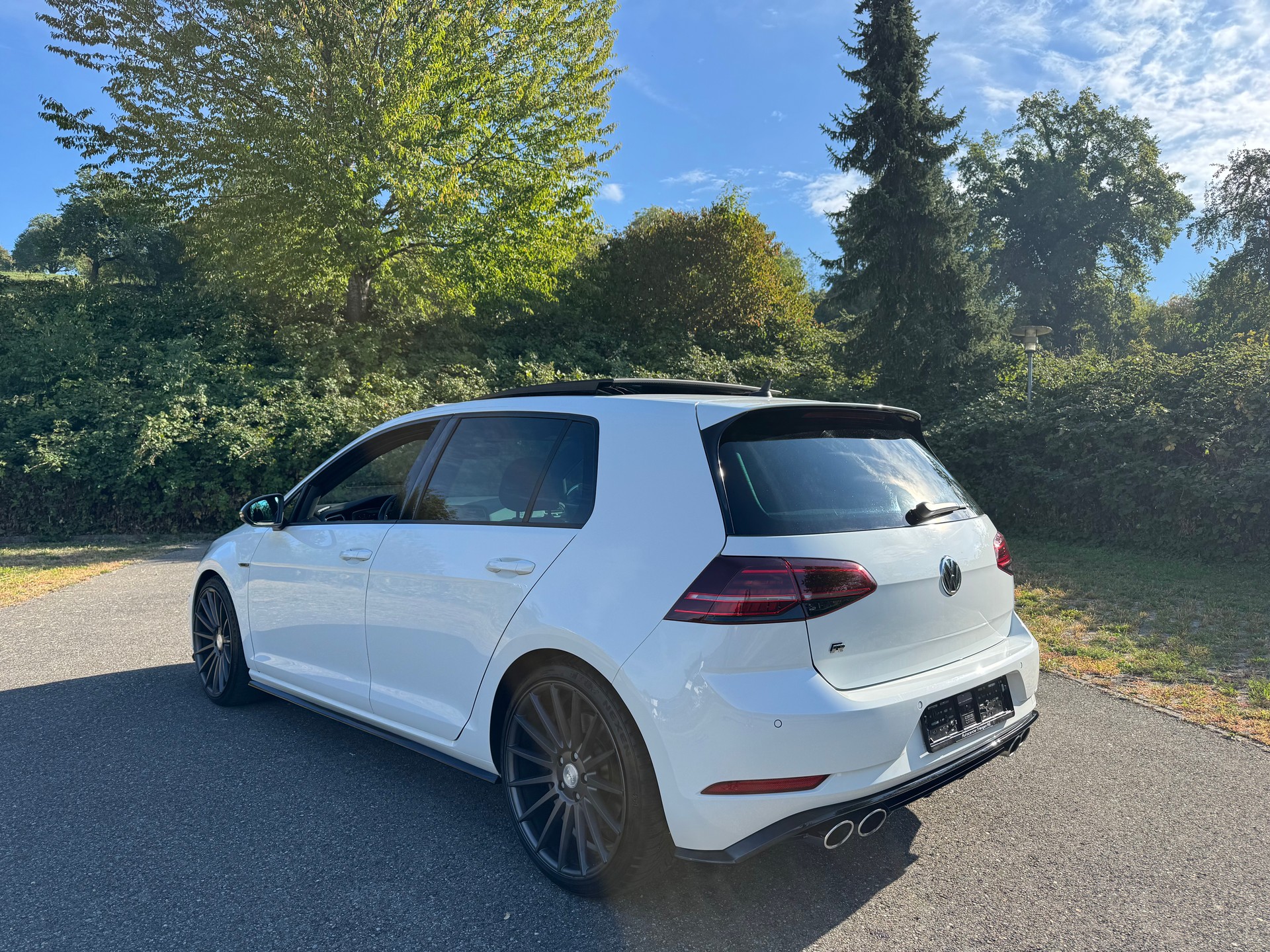 VW 2.0 TSI R 310 DSG 4motion-image-2