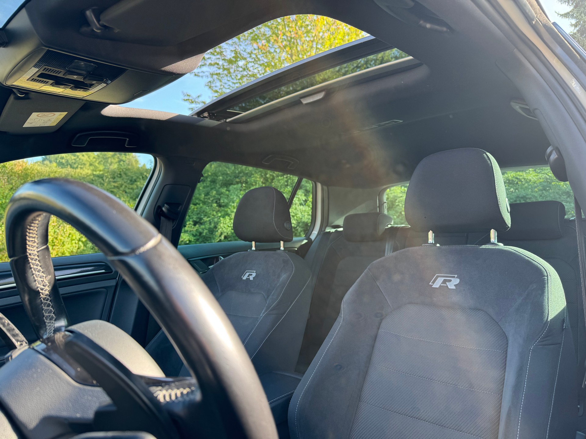 VW 2.0 TSI R 310 DSG 4motion-image-4