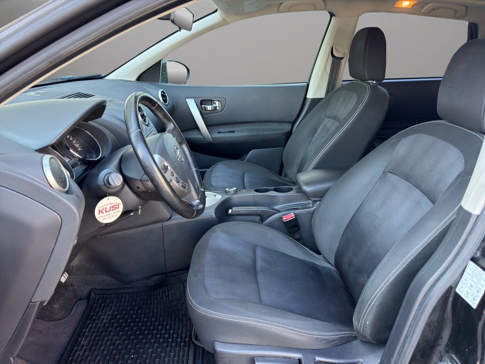 NISSAN Qashqai 2.0 4WD i-Way XTronic CVT-image-8