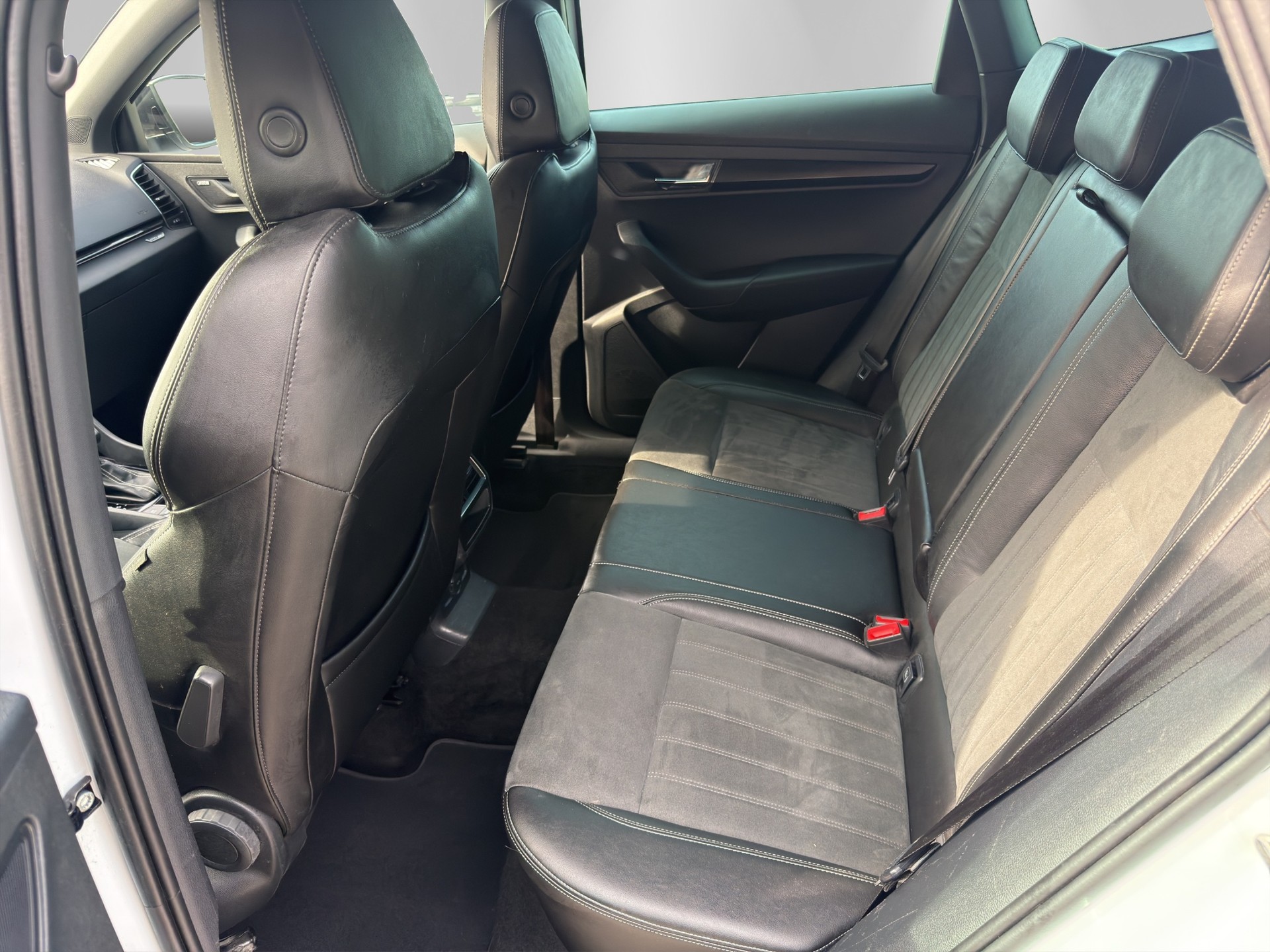 SKODA Karoq 2.0 TSI SportLine 4x4 DSG-image-14