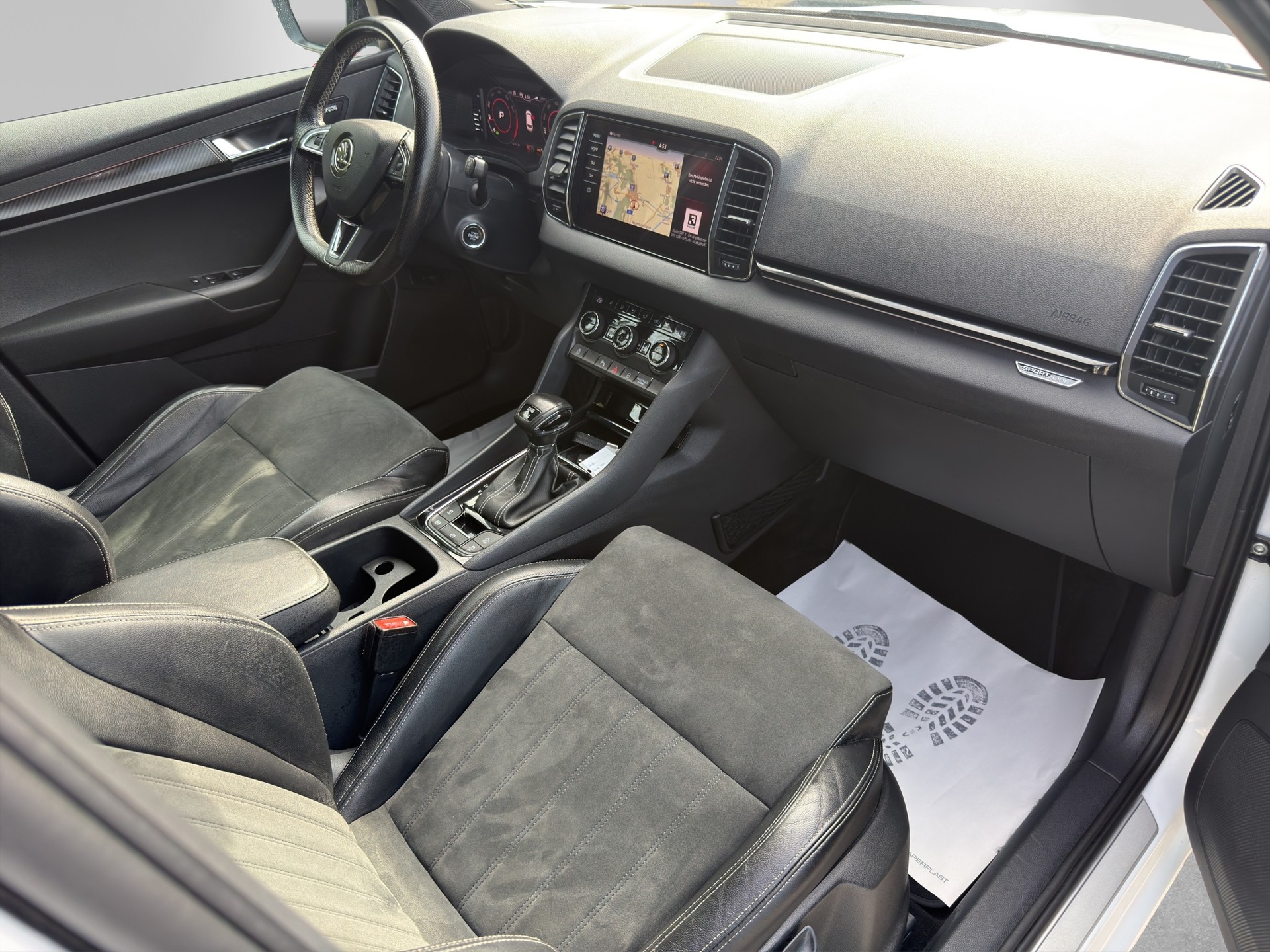 SKODA Karoq 2.0 TSI SportLine 4x4 DSG-image-13