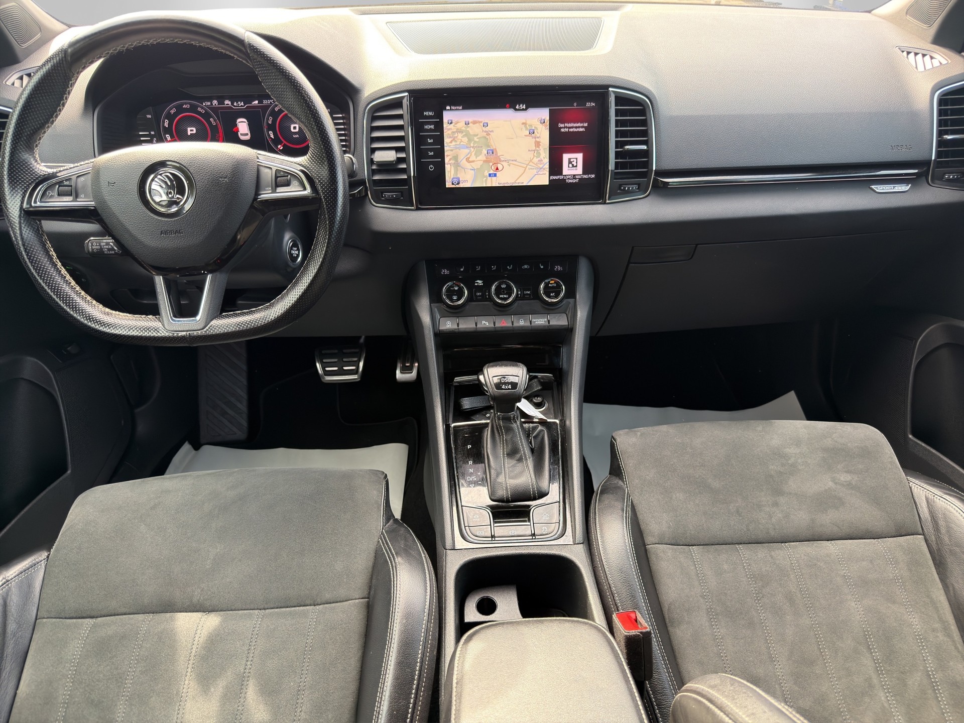 SKODA Karoq 2.0 TSI SportLine 4x4 DSG-image-9