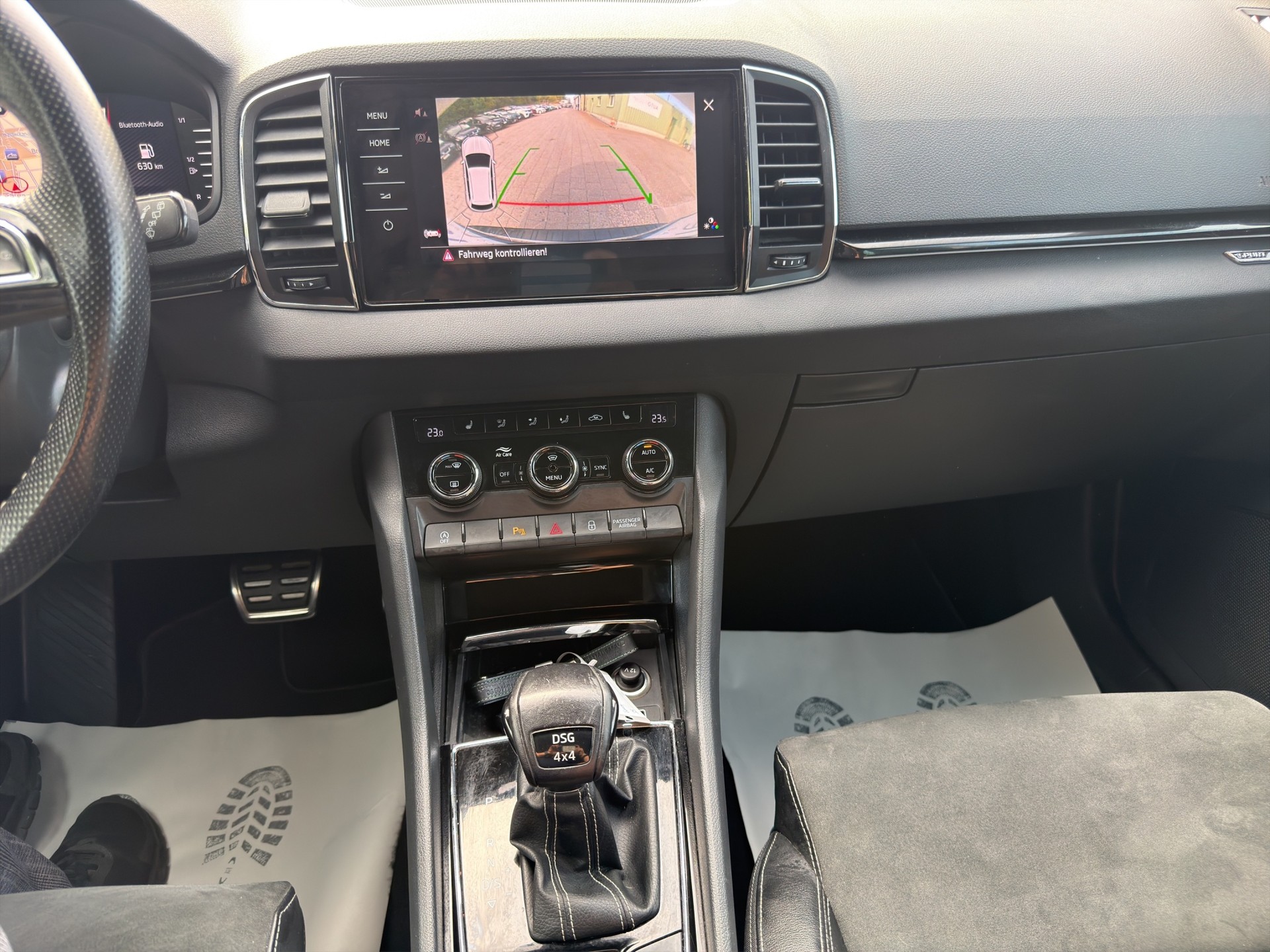 SKODA Karoq 2.0 TSI SportLine 4x4 DSG-image-12