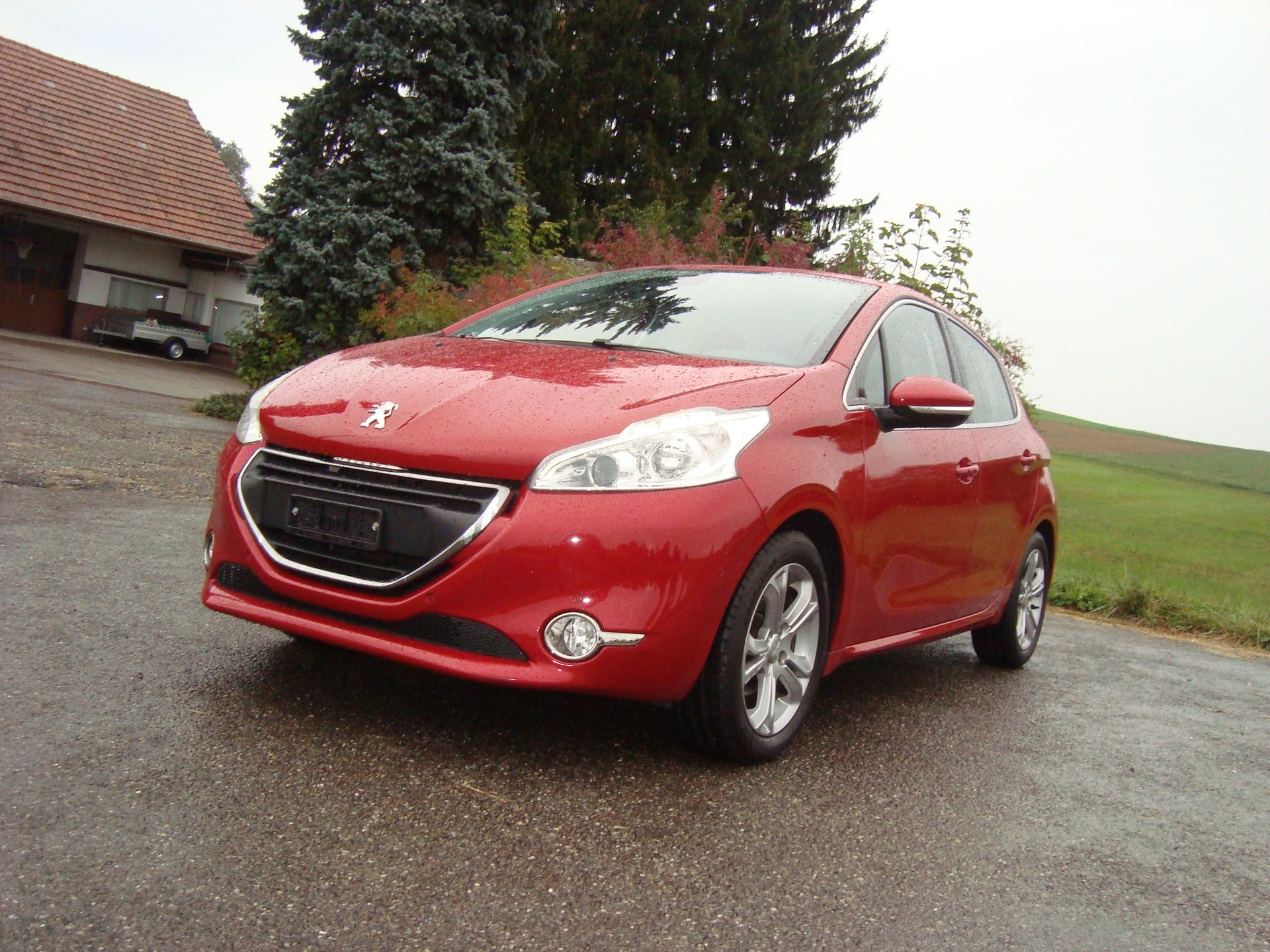 PEUGEOT 208 1.2 THP Allure-image-0