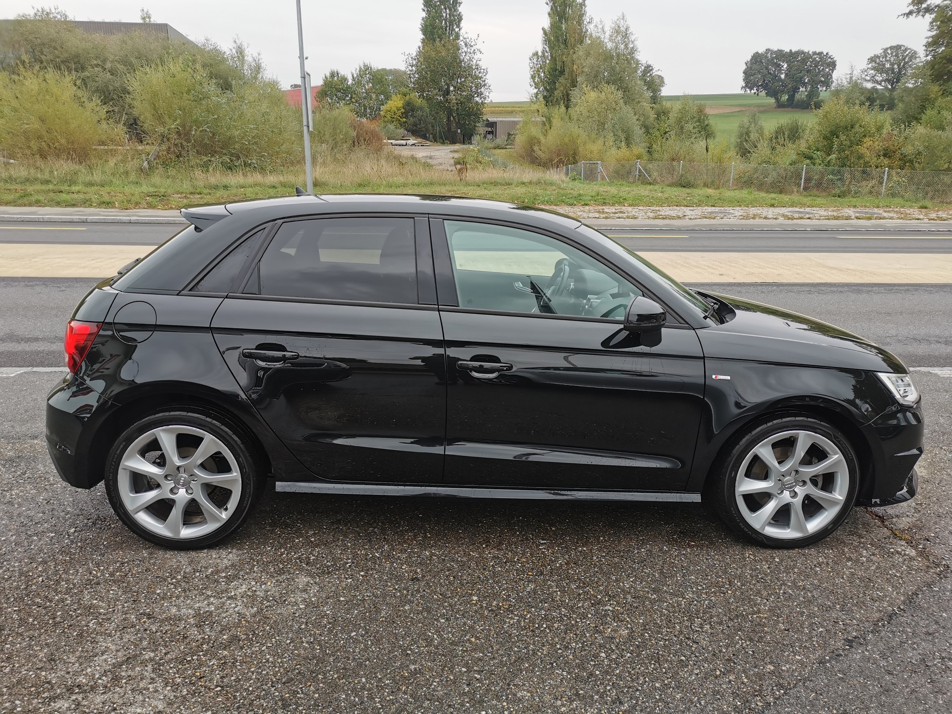 AUDI A1 Sportback 1.4 TFSI Sport-image-2
