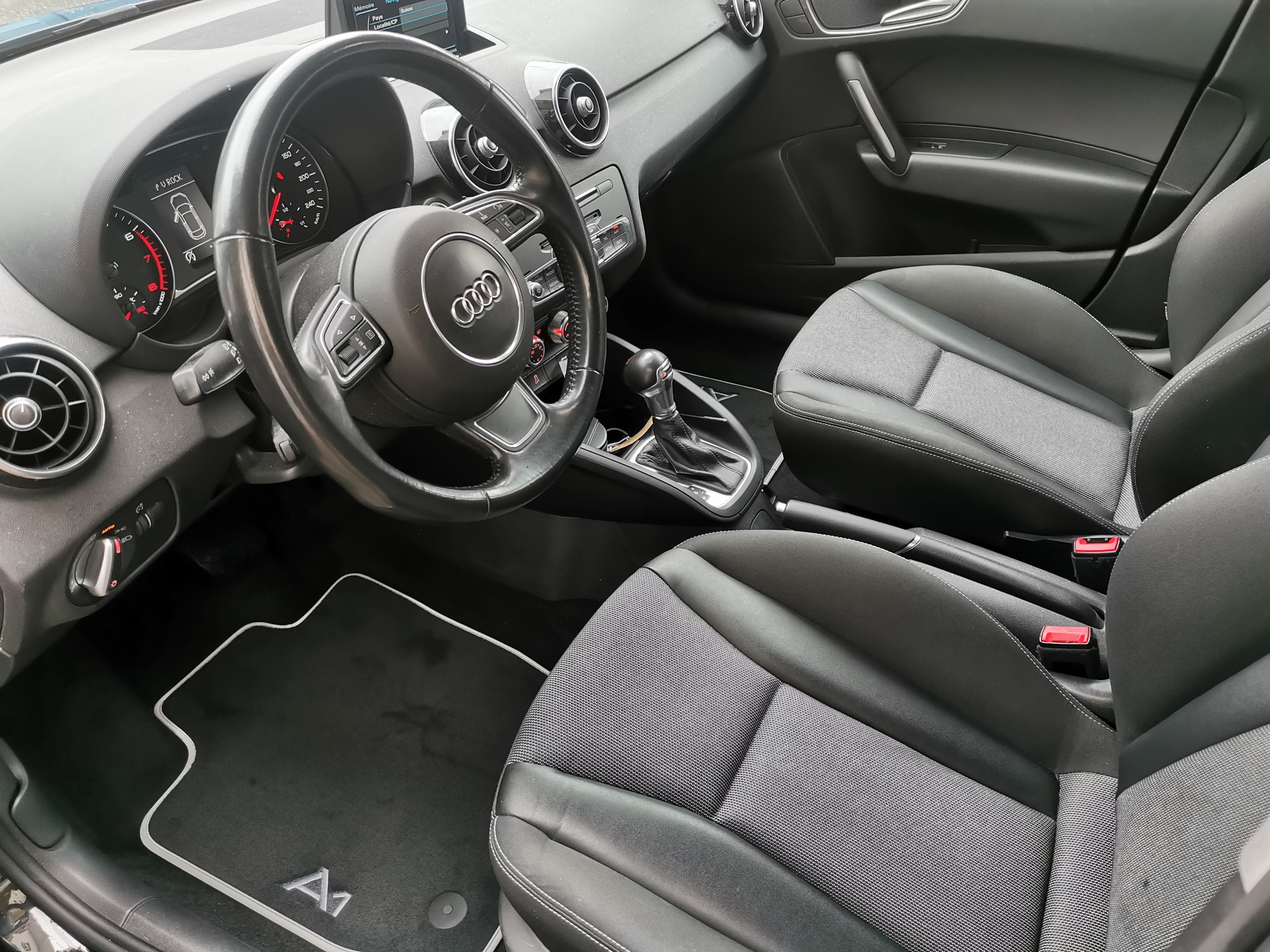 AUDI A1 Sportback 1.4 TFSI Sport-image-8