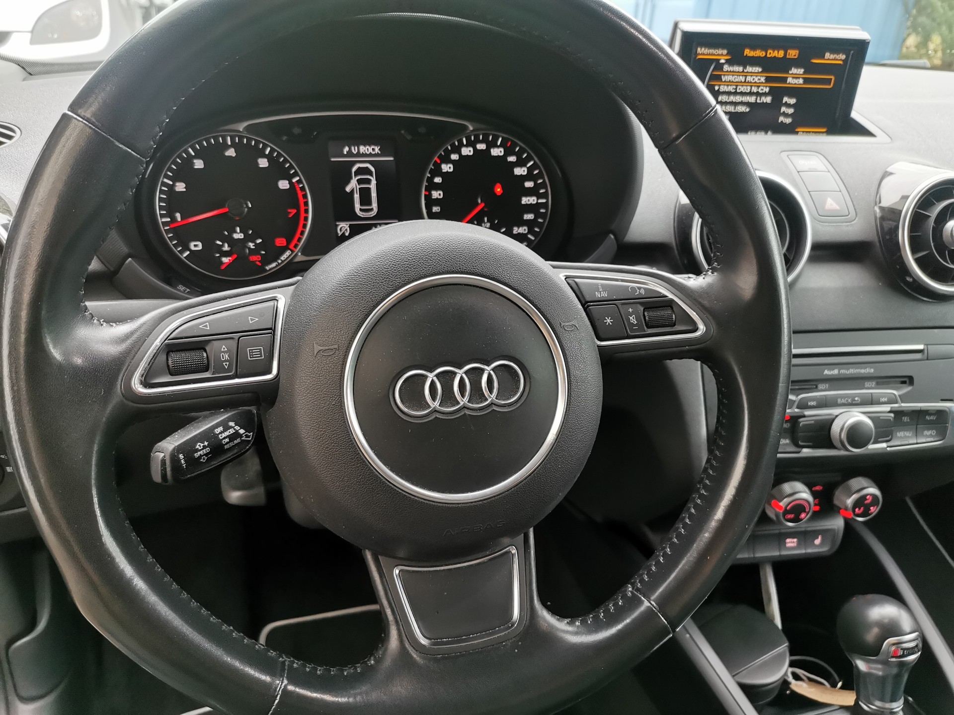 AUDI A1 Sportback 1.4 TFSI Sport-image-9