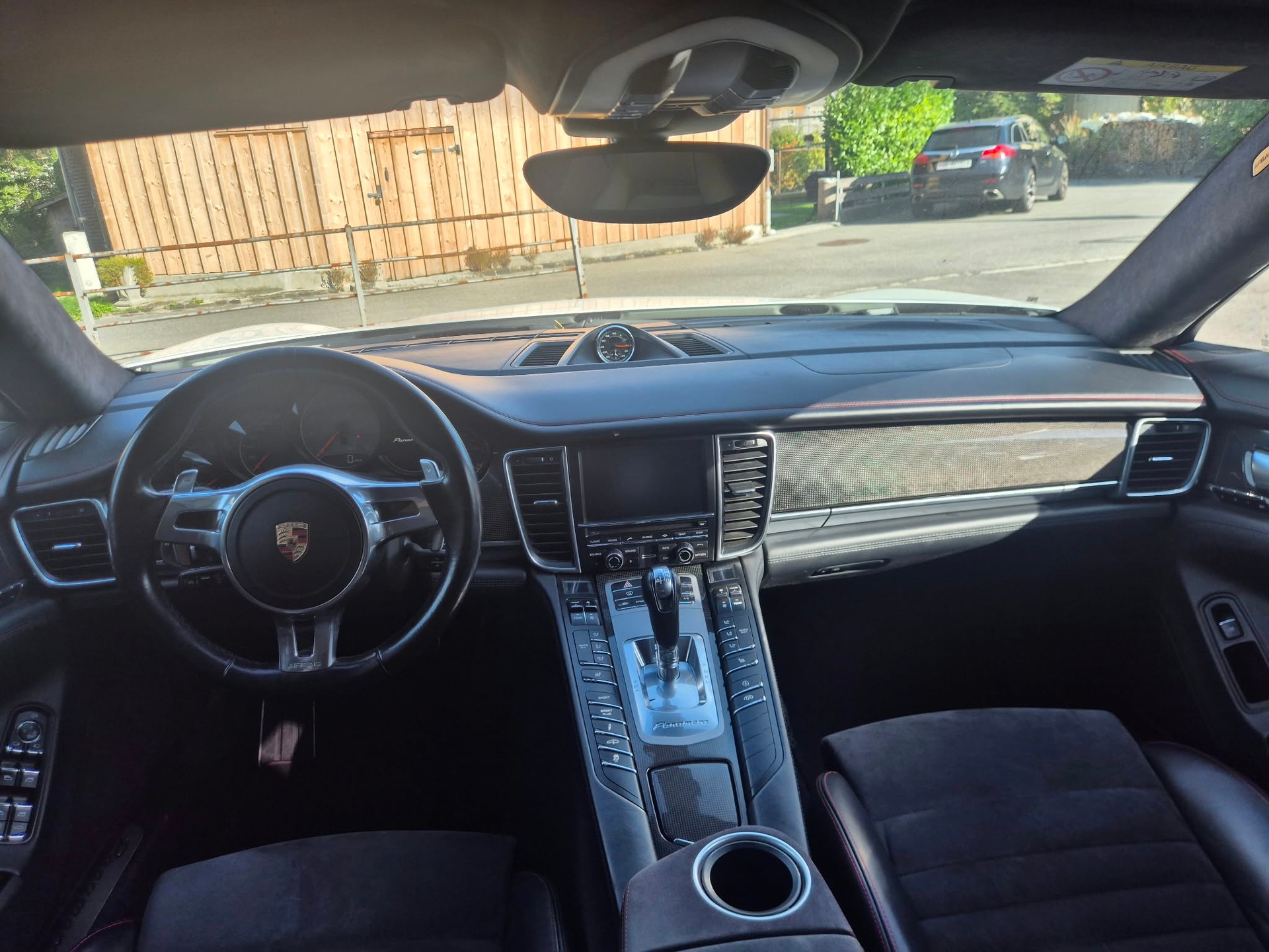 PORSCHE Panamera GTS 4.8 PDK-image-5