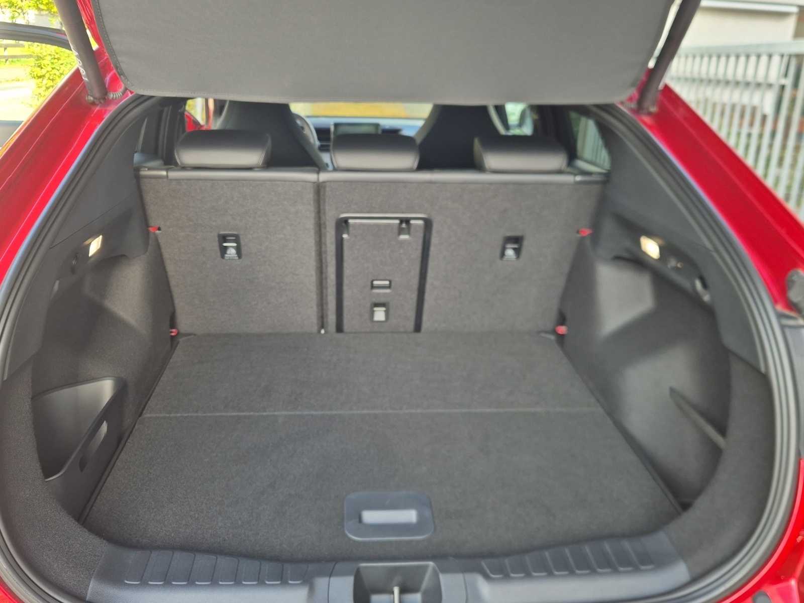 FORD Capri Extended Range Premium AWD-image-14