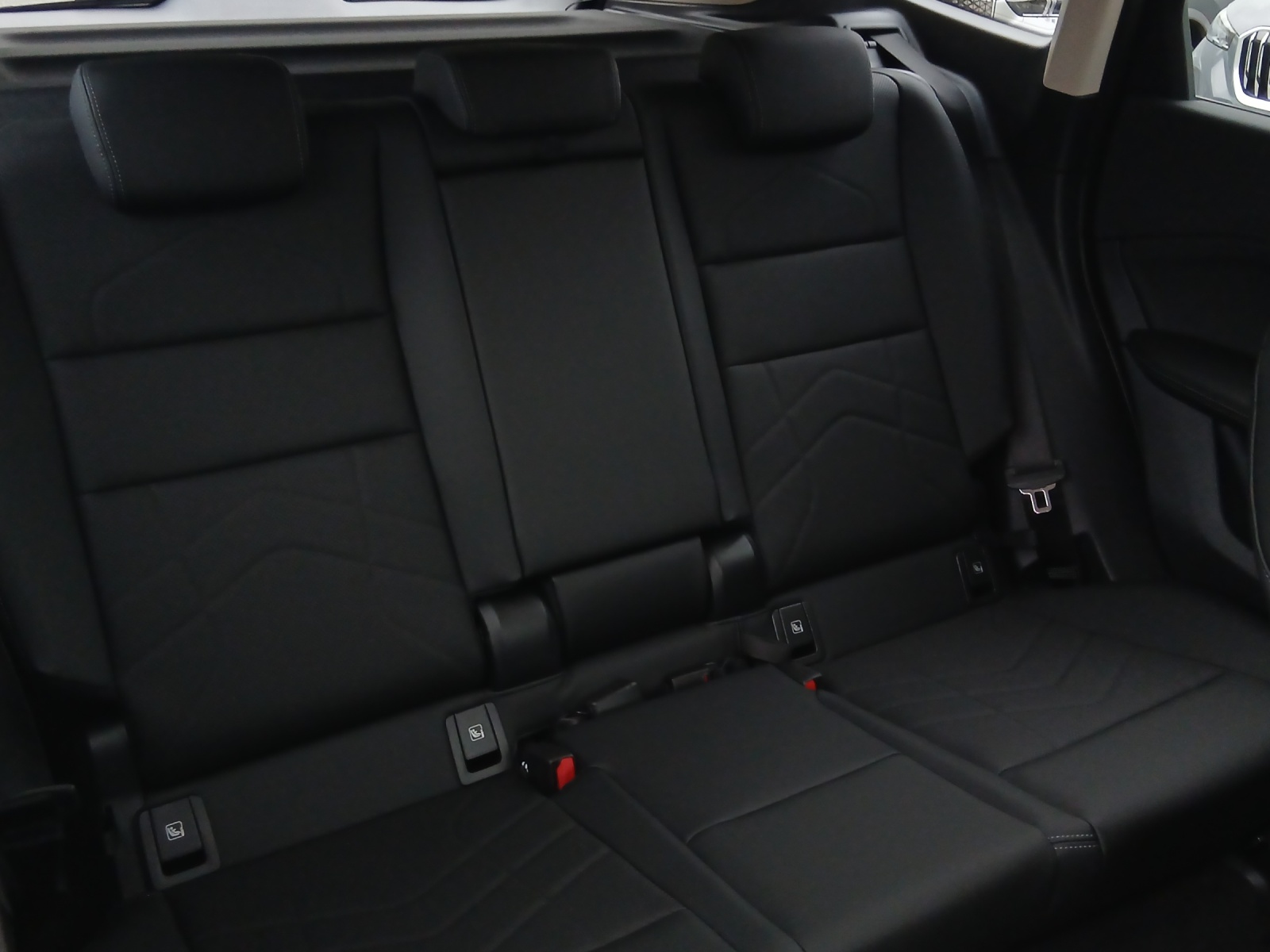 BMW X1 xDrive 20d 48V-image-18