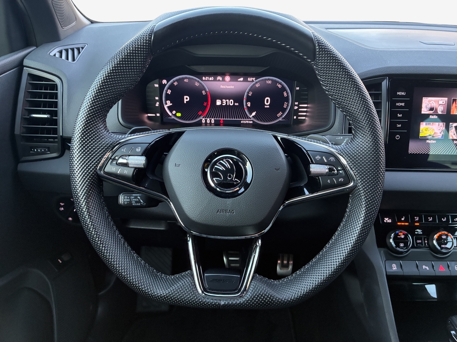 SKODA Karoq 2.0 TSI SportLine 4x4 DSG-image-9