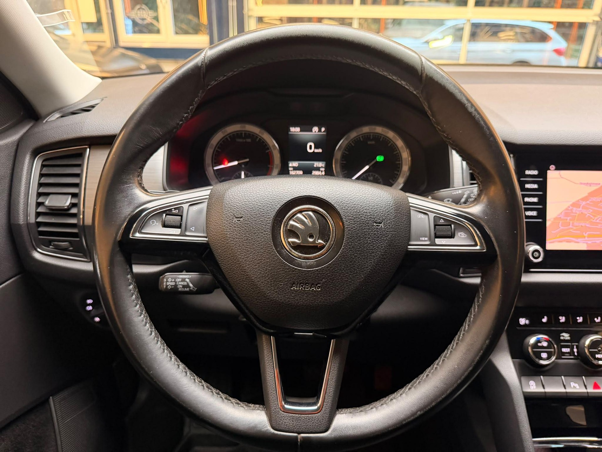SKODA Kodiaq 2.0 TSI 4x4 Style DSG-image-11