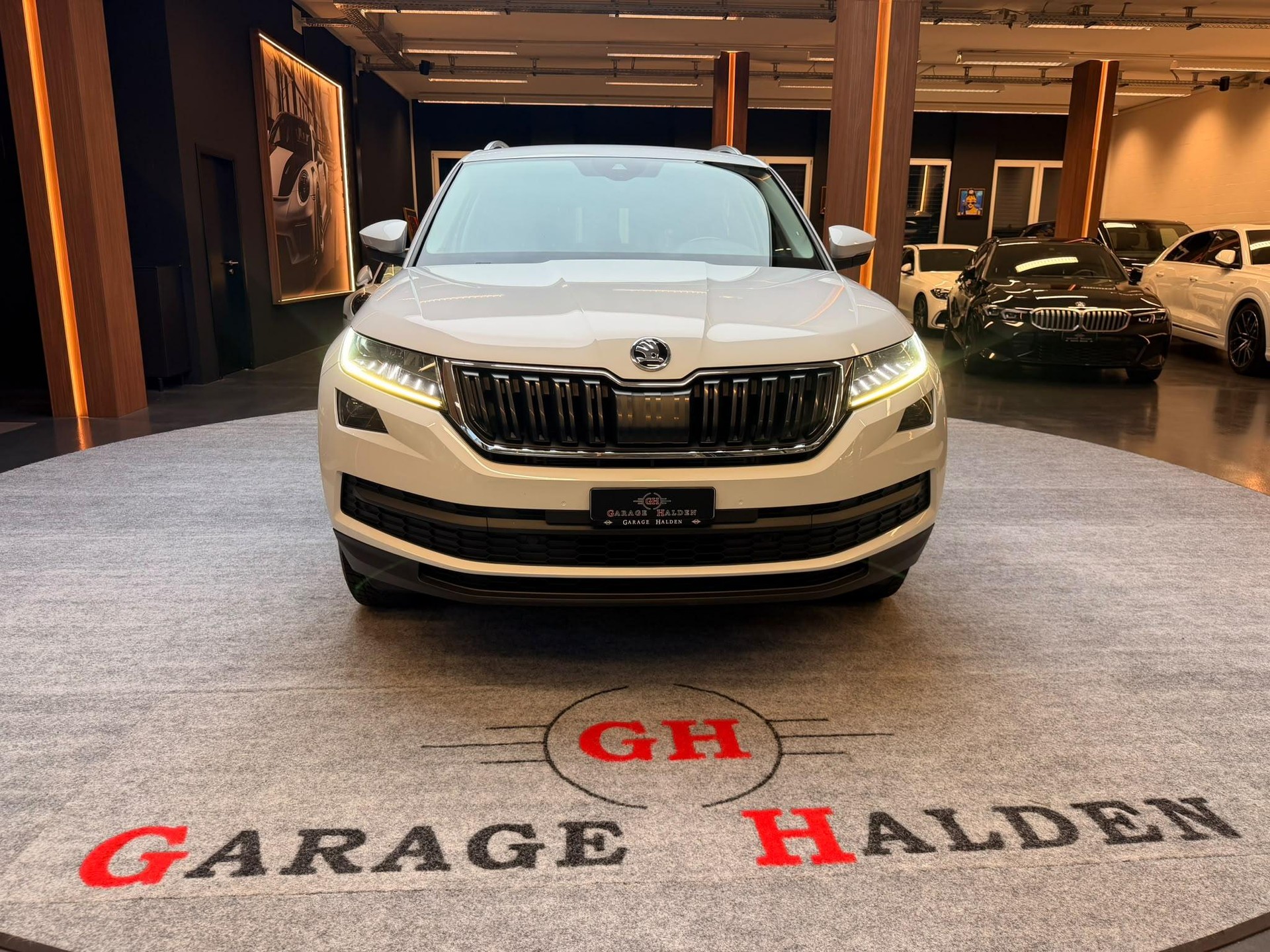 SKODA Kodiaq 2.0 TSI 4x4 Style DSG-image-1