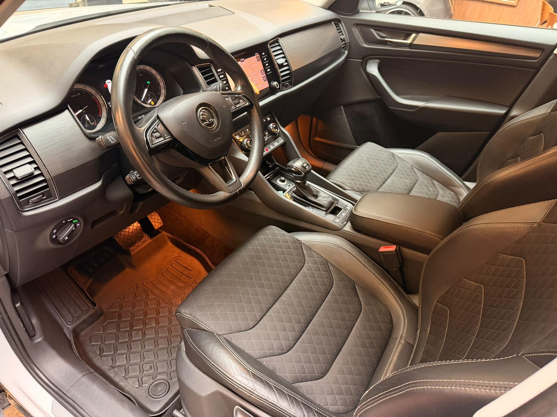 SKODA Kodiaq 2.0 TSI 4x4 Style DSG-image-12