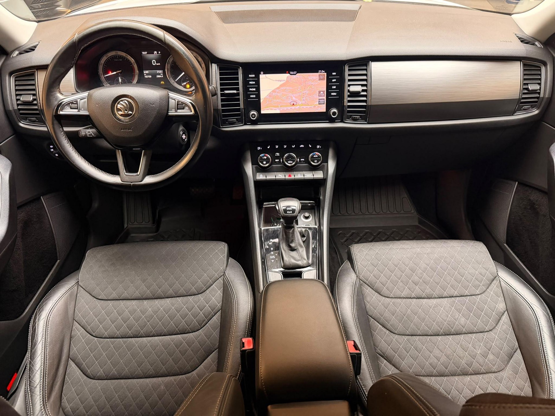 SKODA Kodiaq 2.0 TSI 4x4 Style DSG-image-8
