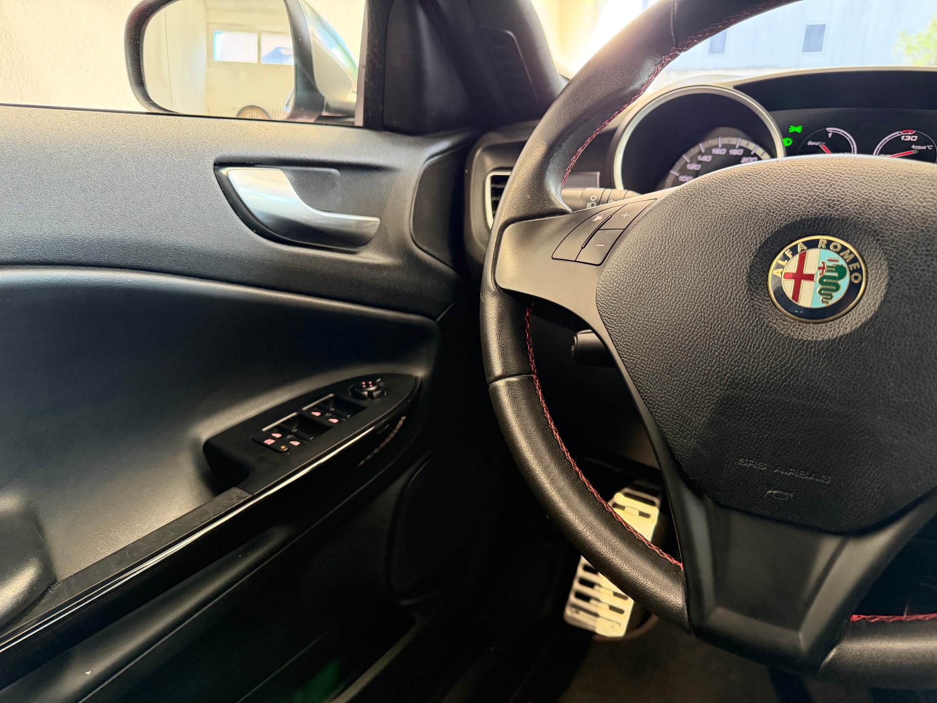 ALFA ROMEO Giulietta 1750 TBi Quadrifoglio Verde-image-11