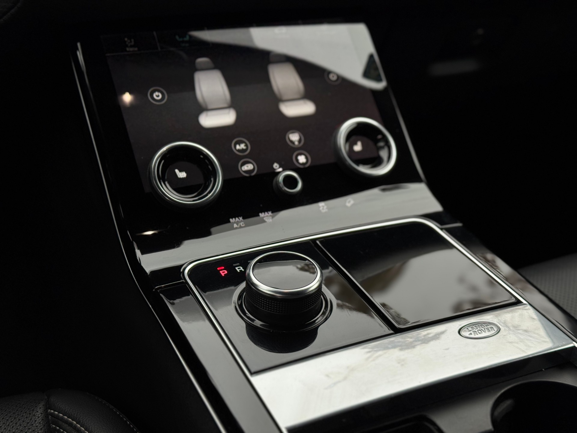 LAND ROVER Range Rover Velar R-Dynamic P 250 SE Automatic-image-11