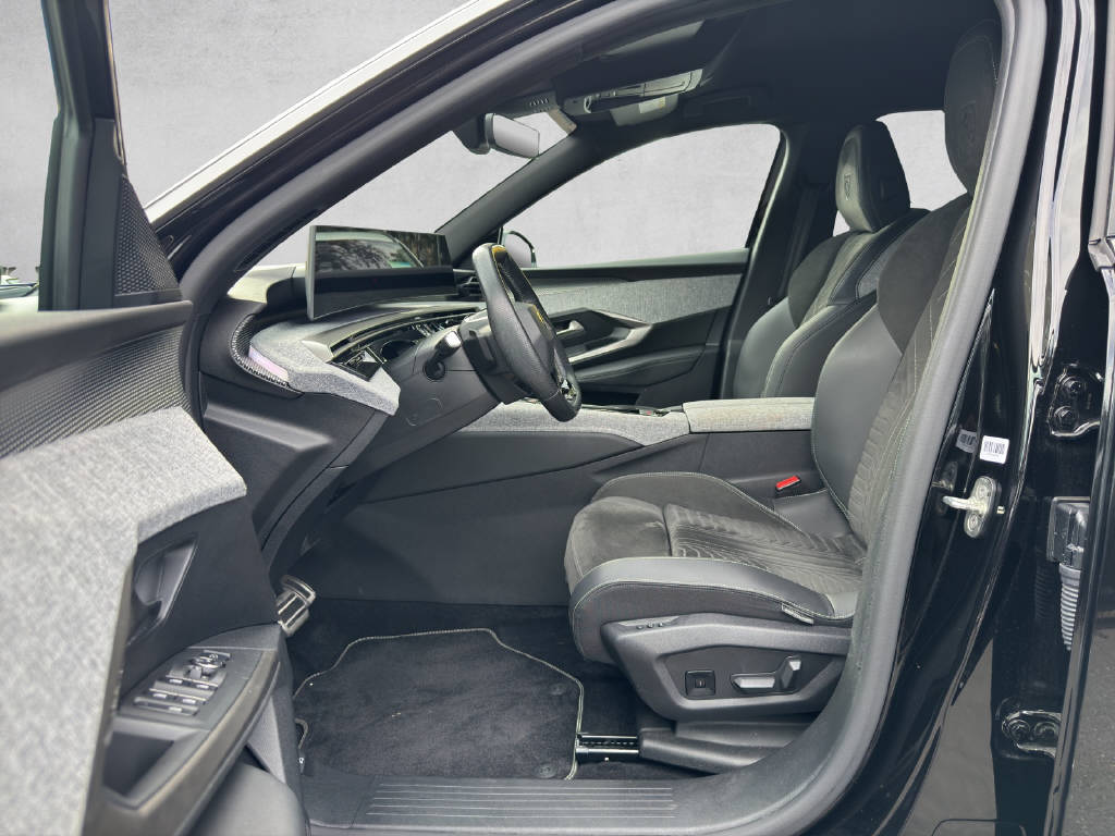 PEUGEOT NEW 5008 1.2 Hybrid GT 145-image-7