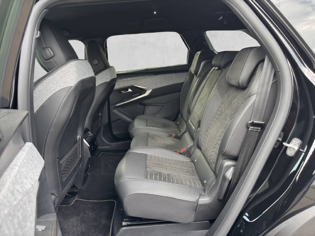 PEUGEOT NEW 5008 1.2 Hybrid GT 145-image-6