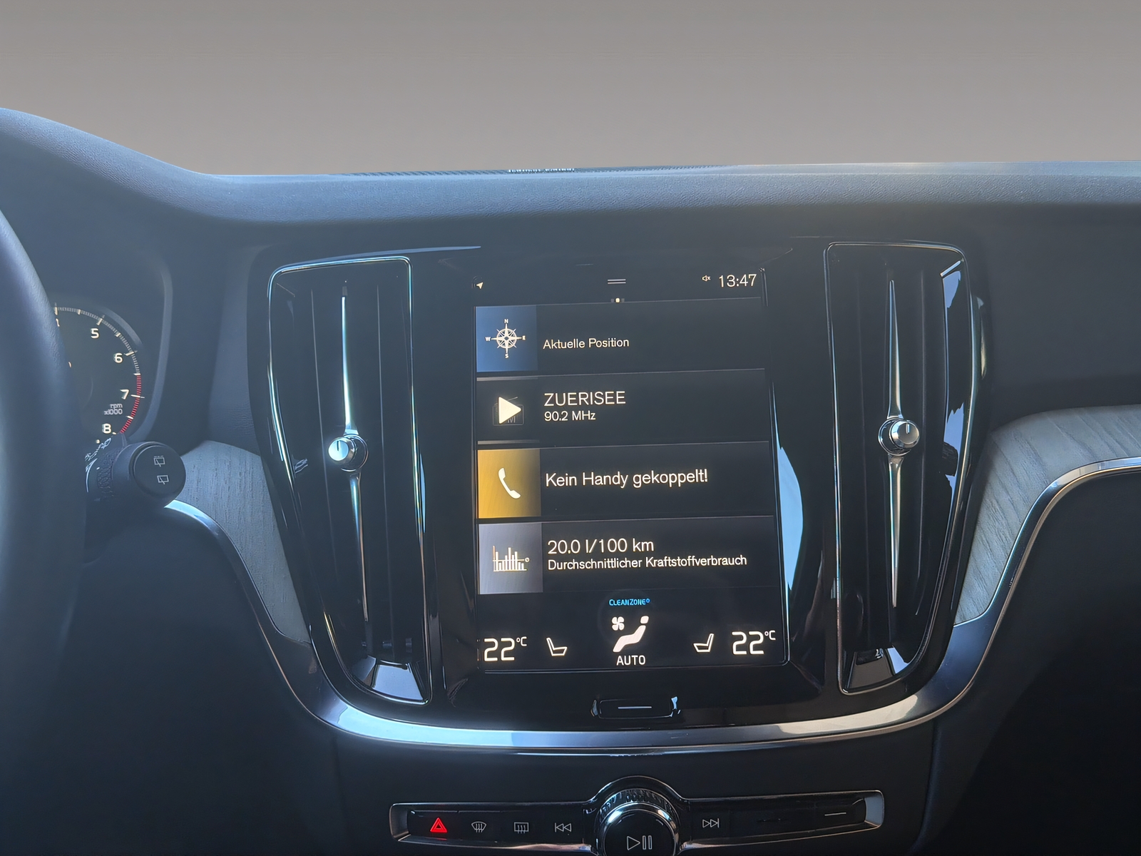VOLVO V60 2.0 T5 Inscription-image-12
