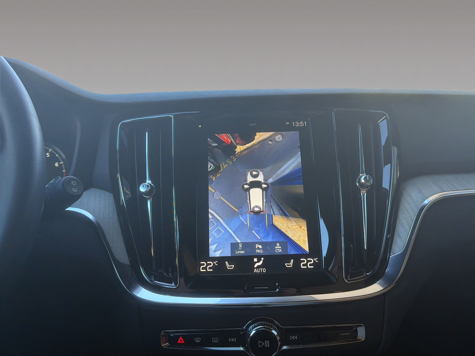 VOLVO V60 2.0 T5 Inscription-image-14