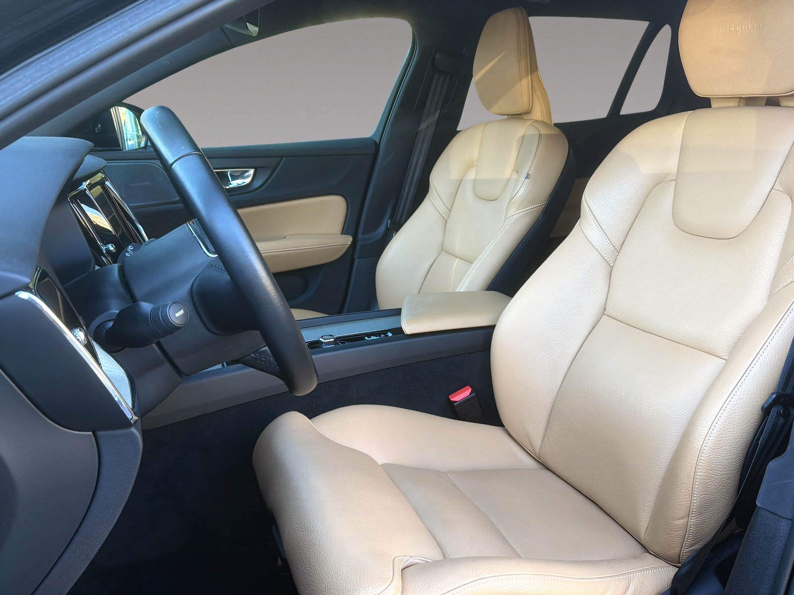 VOLVO V60 2.0 T5 Inscription-image-5