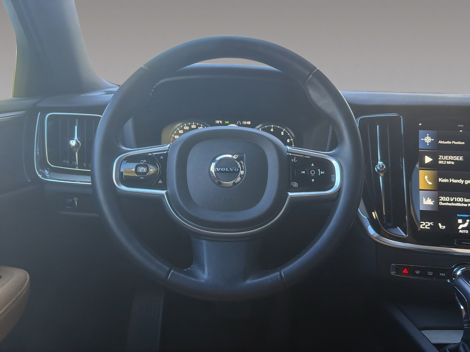 VOLVO V60 2.0 T5 Inscription-image-9