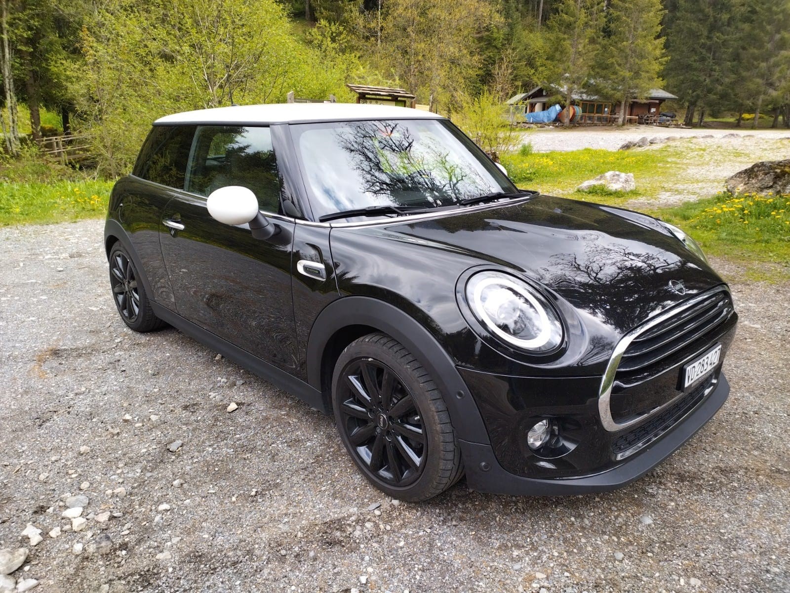 MINI Cooper Blackyard-image-0