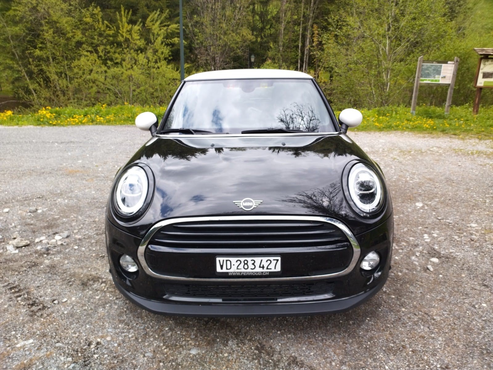 MINI Cooper Blackyard-image-2
