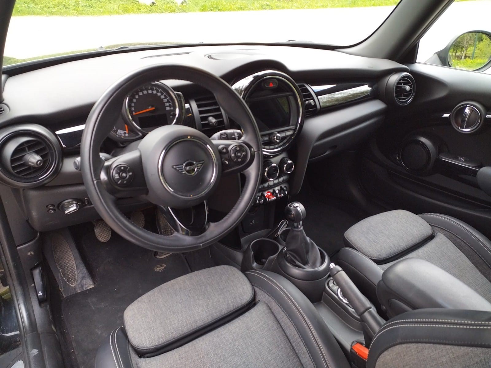 MINI Cooper Blackyard-image-3