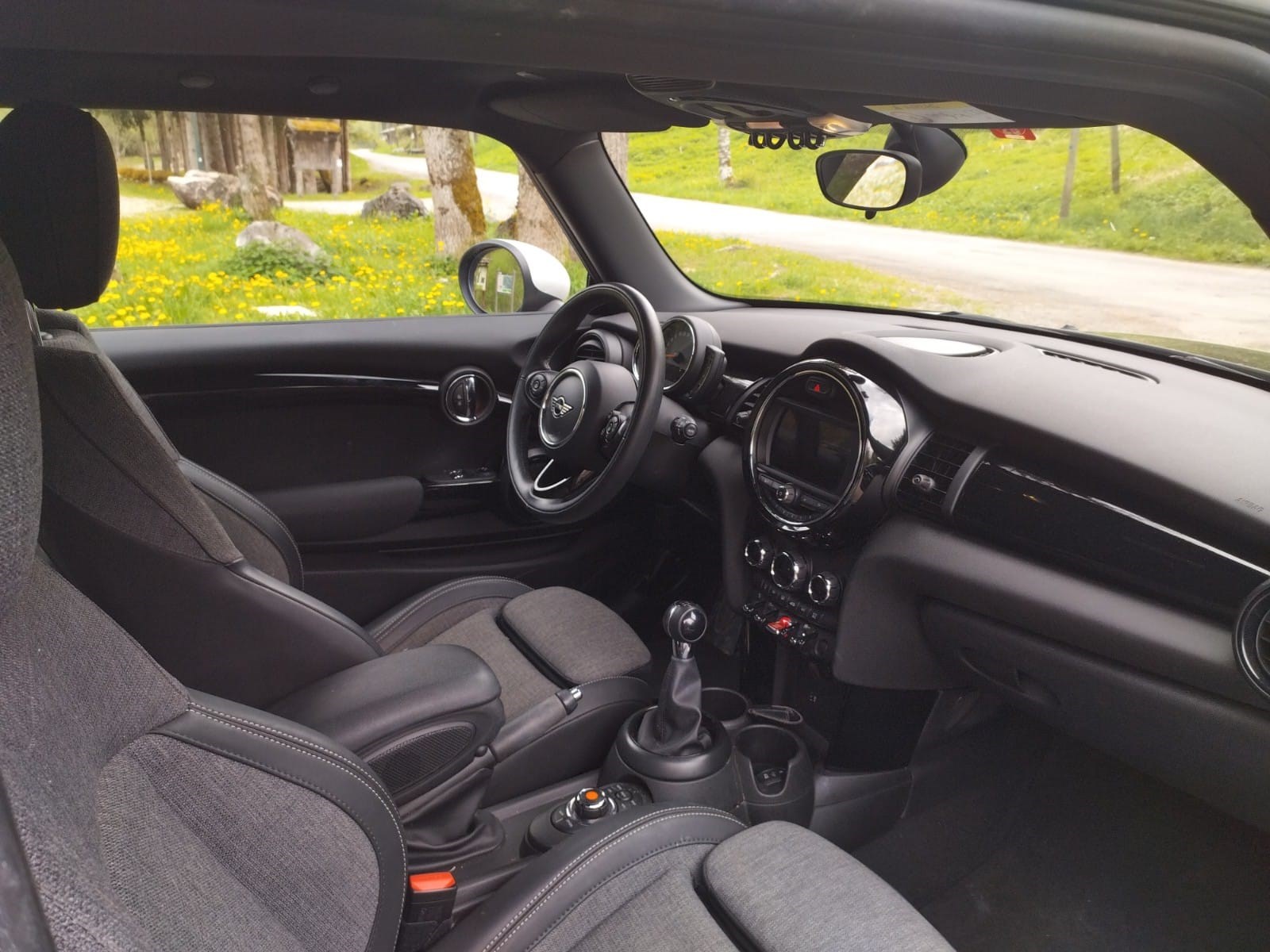MINI Cooper Blackyard-image-4