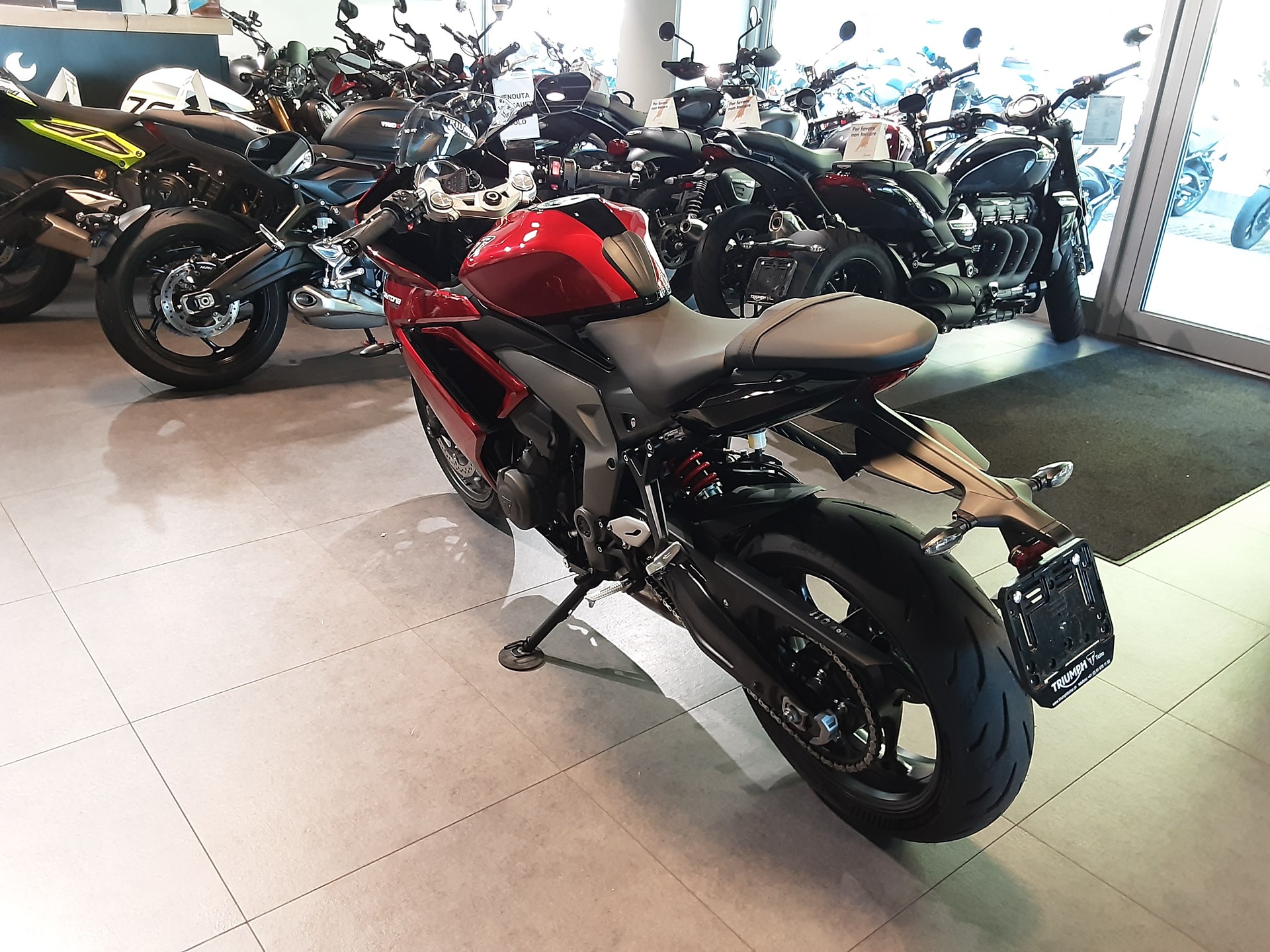 TRIUMPH Daytona 660-image-4