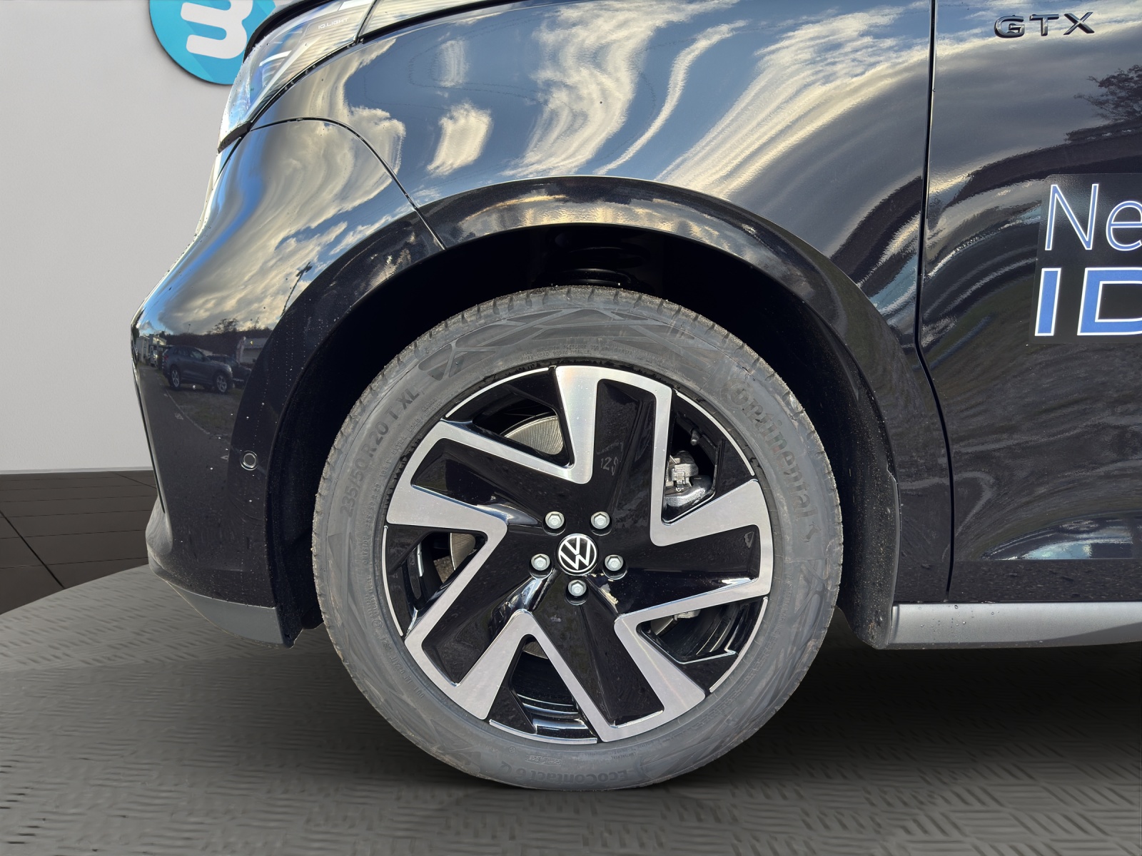 VW ID.Buzz LWB GTX 4 Motion-image-6