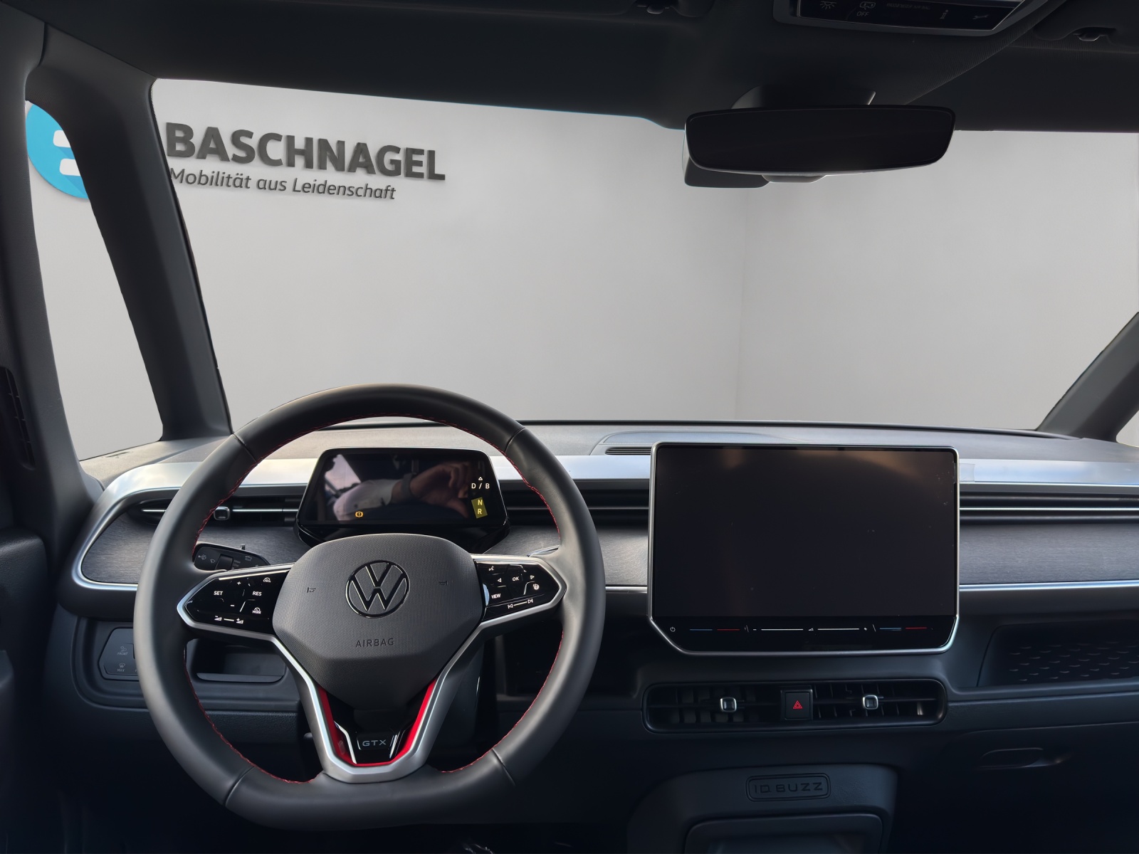 VW ID.Buzz LWB GTX 4 Motion-image-4