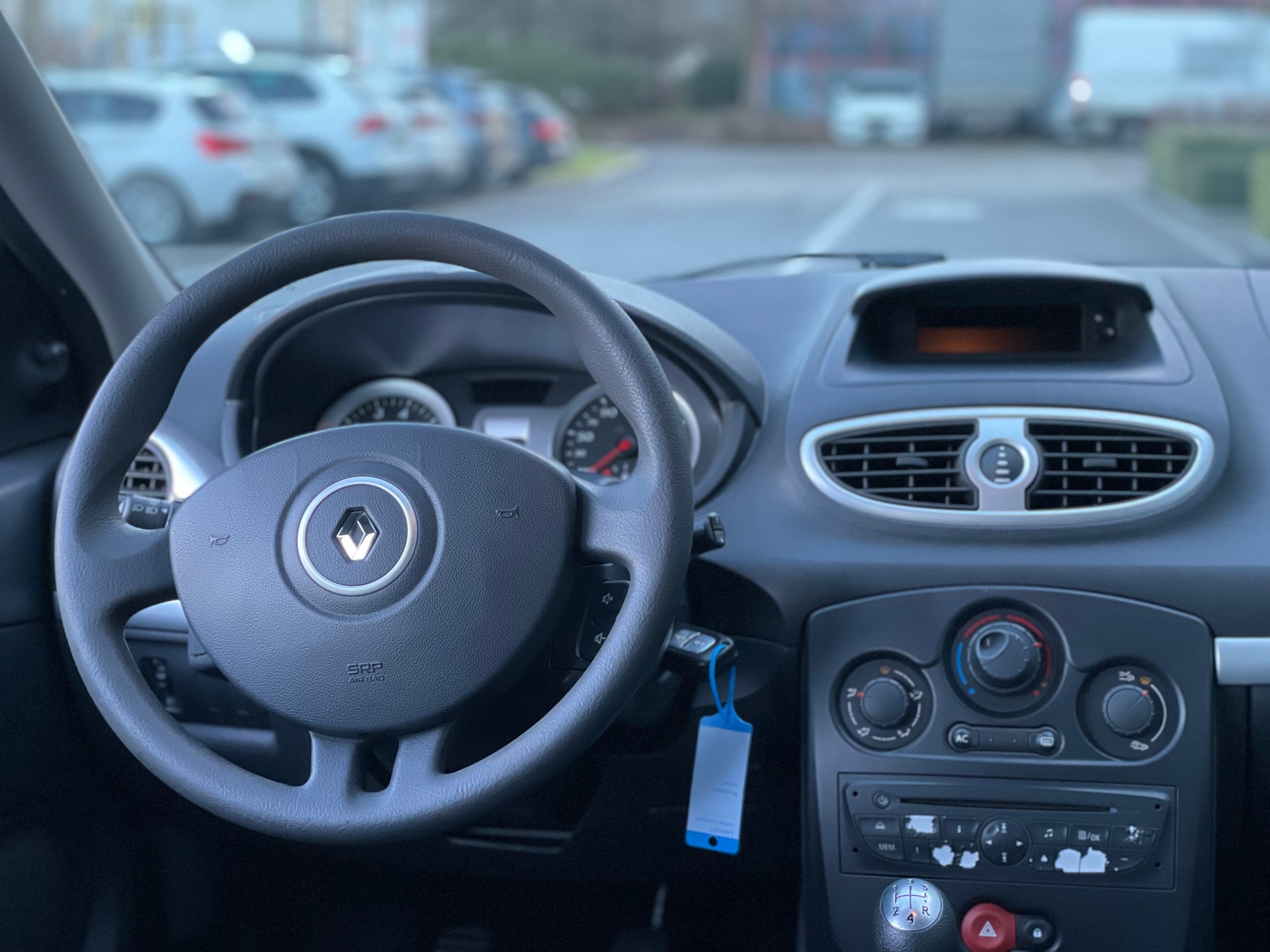 RENAULT Clio 1.2 16V Expression-image-9