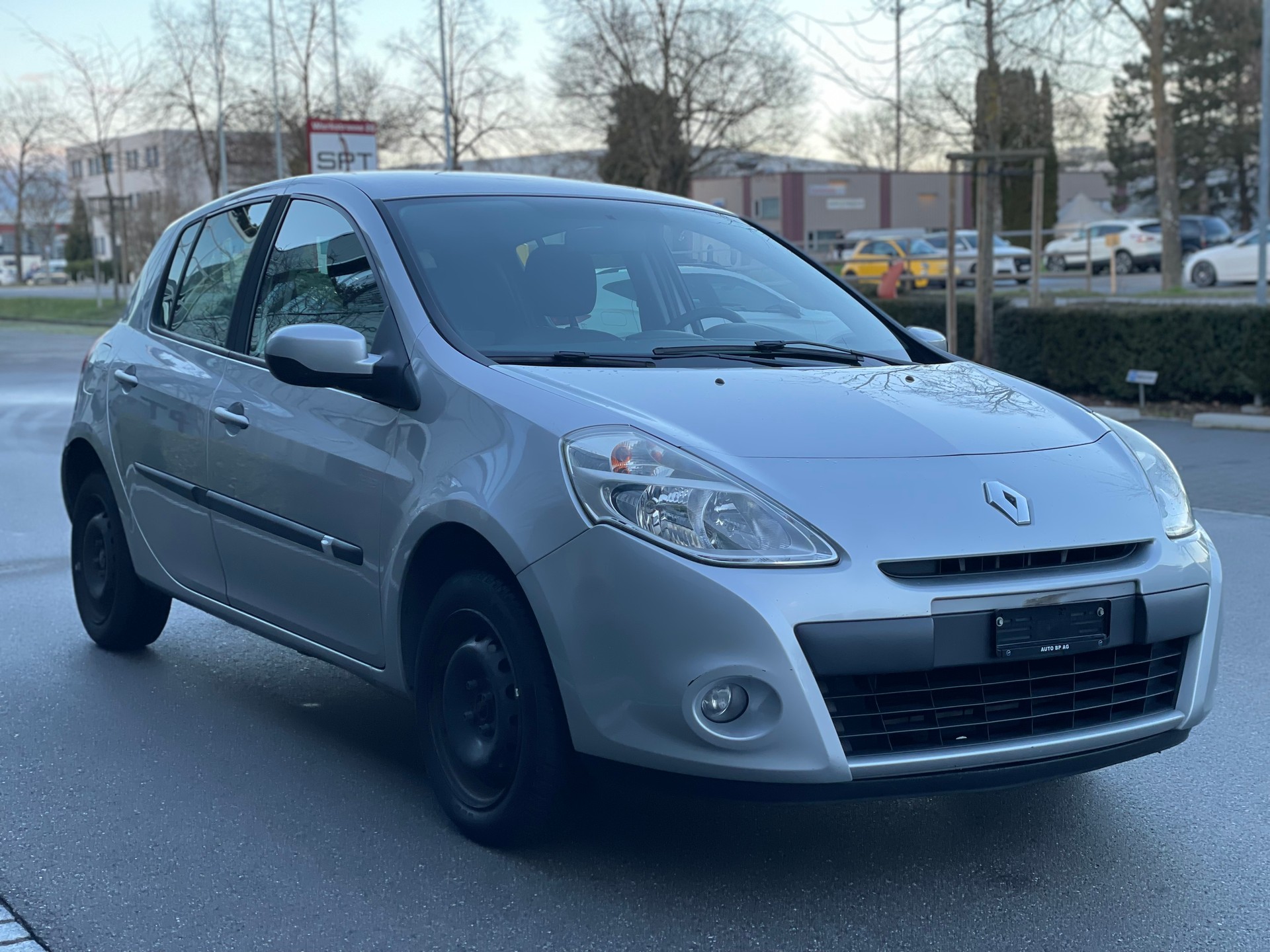 RENAULT Clio 1.2 16V Expression-image-5