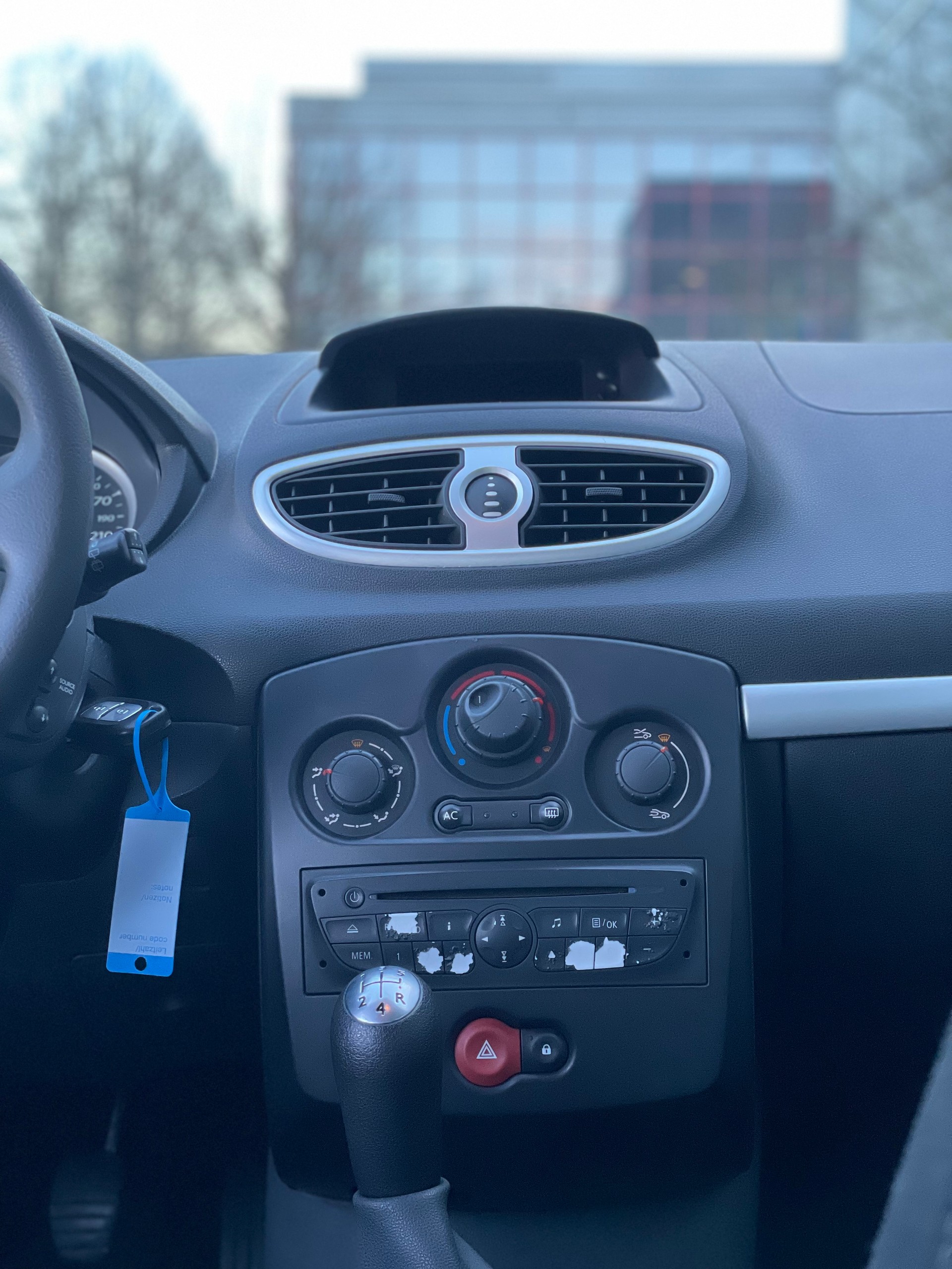 RENAULT Clio 1.2 16V Expression-image-10