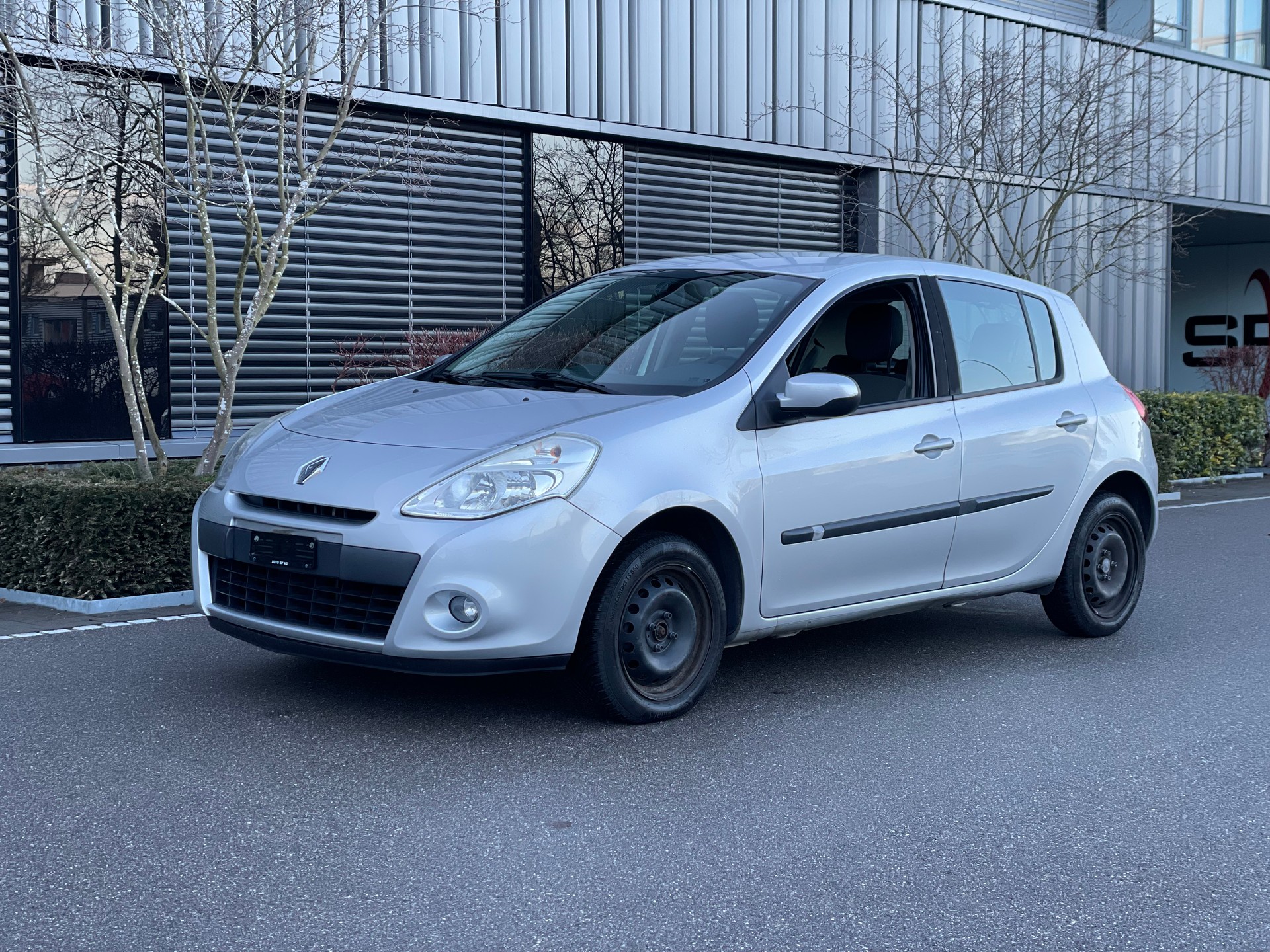 RENAULT Clio 1.2 16V Expression-image-0