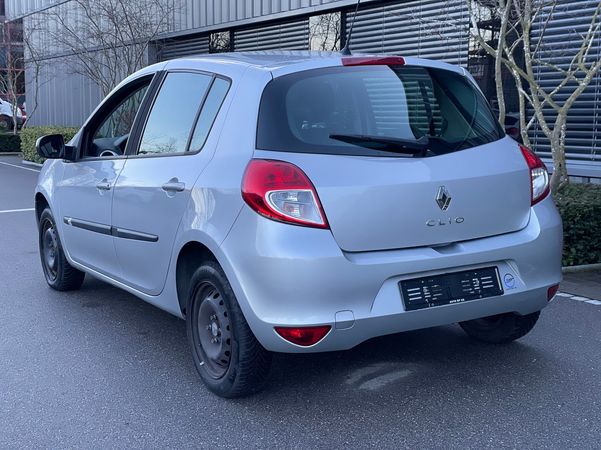 RENAULT Clio 1.2 16V Expression-image-6