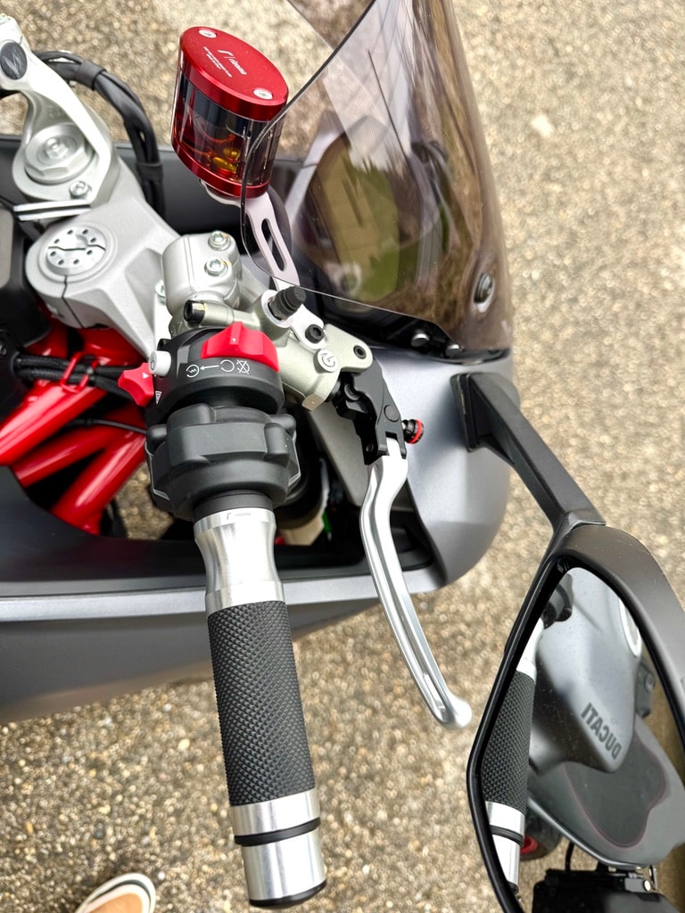 DUCATI 950 Supersport-image-6