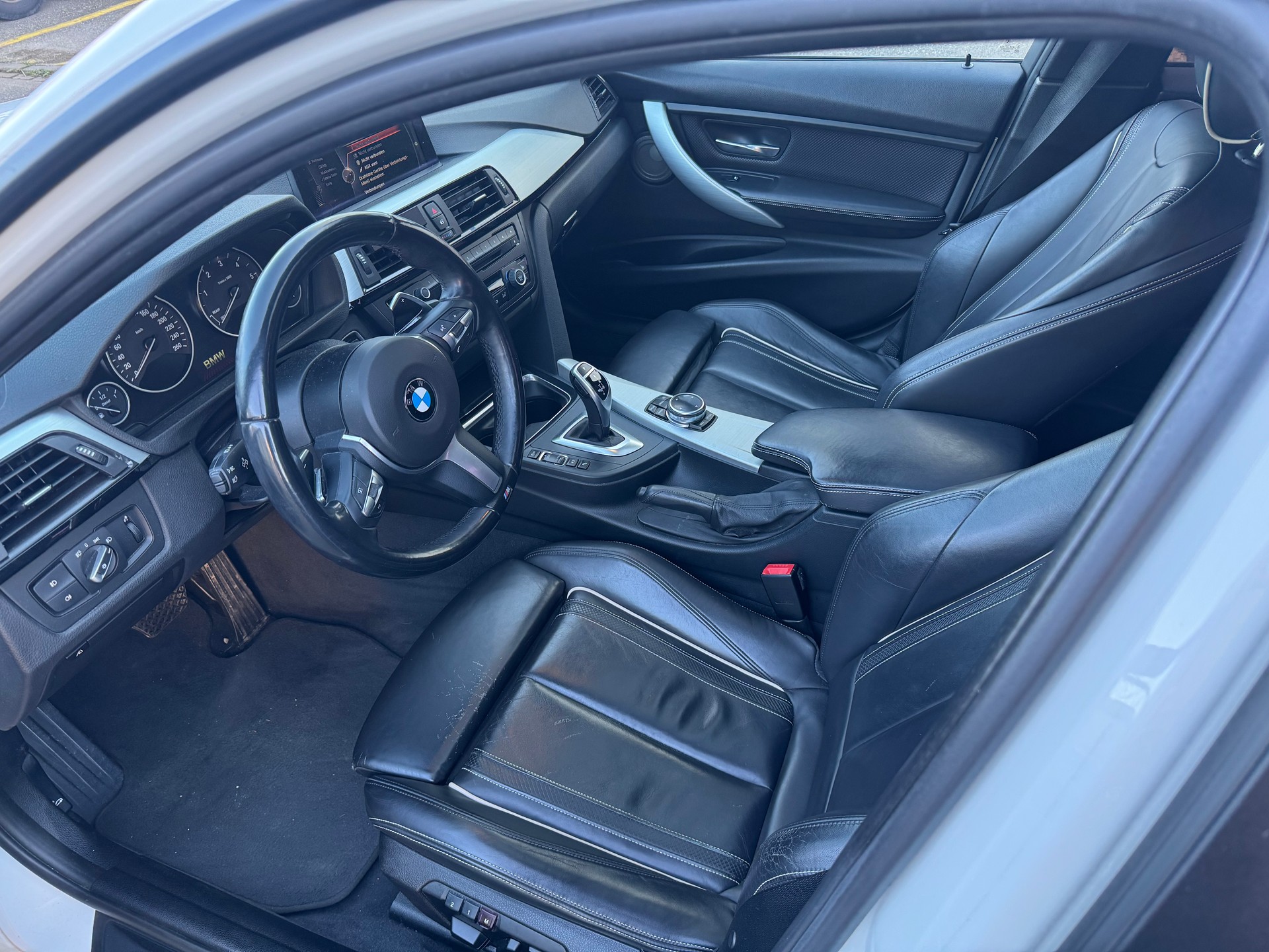 BMW 335d xDrive Modern Line Steptronic-image-6