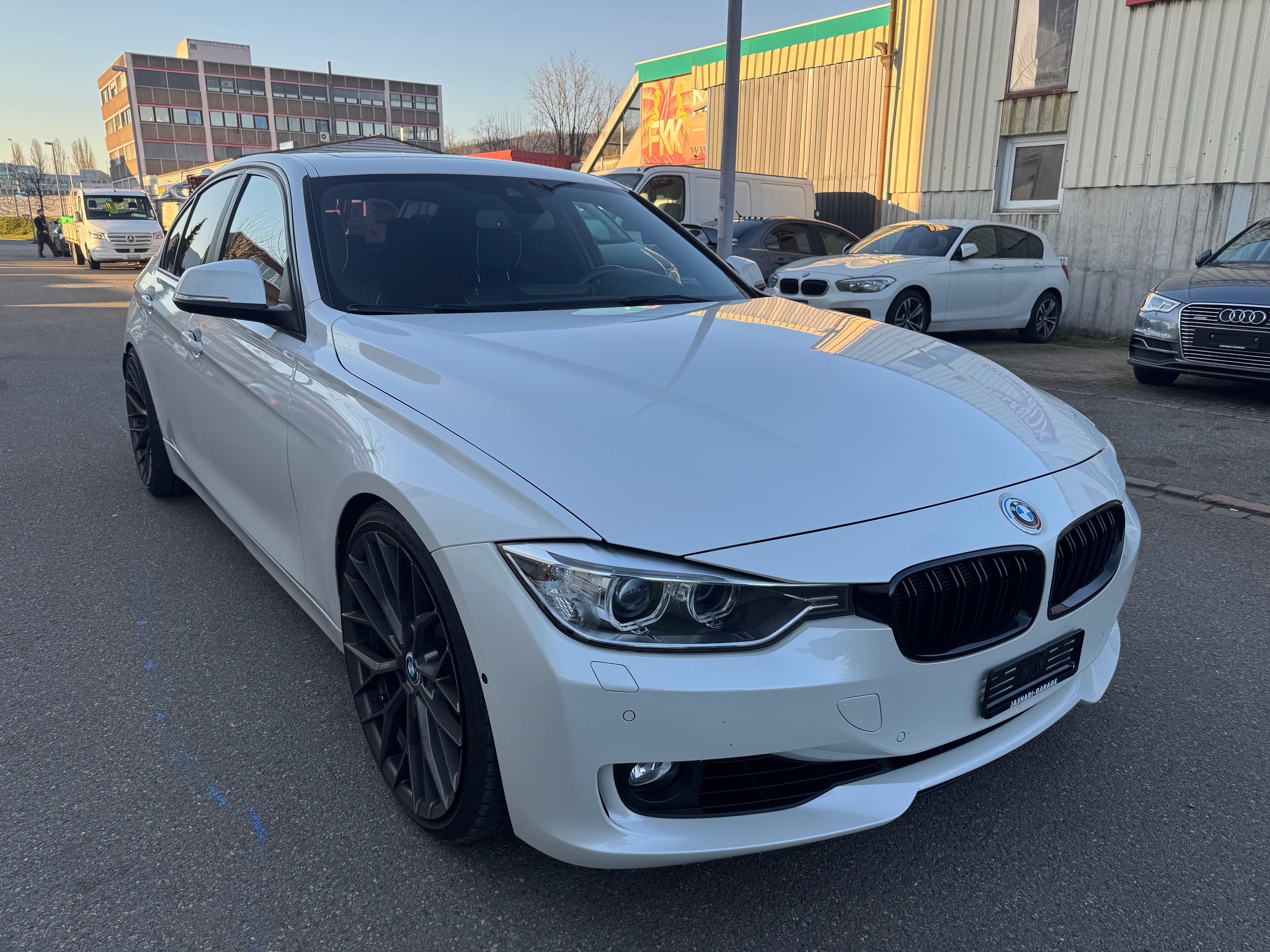 Car photo