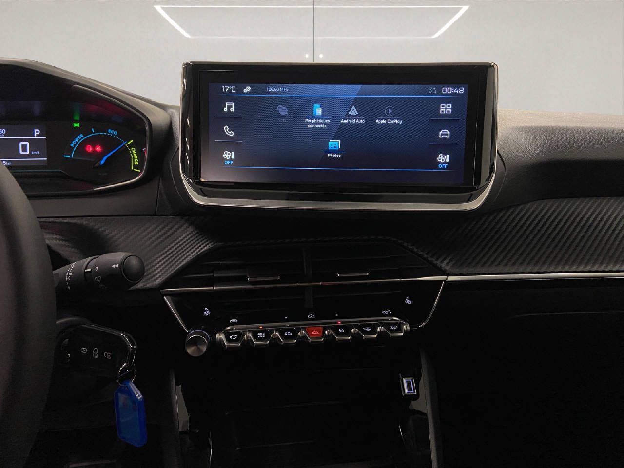 PEUGEOT 208 1.2 Hybrid Style-image-7