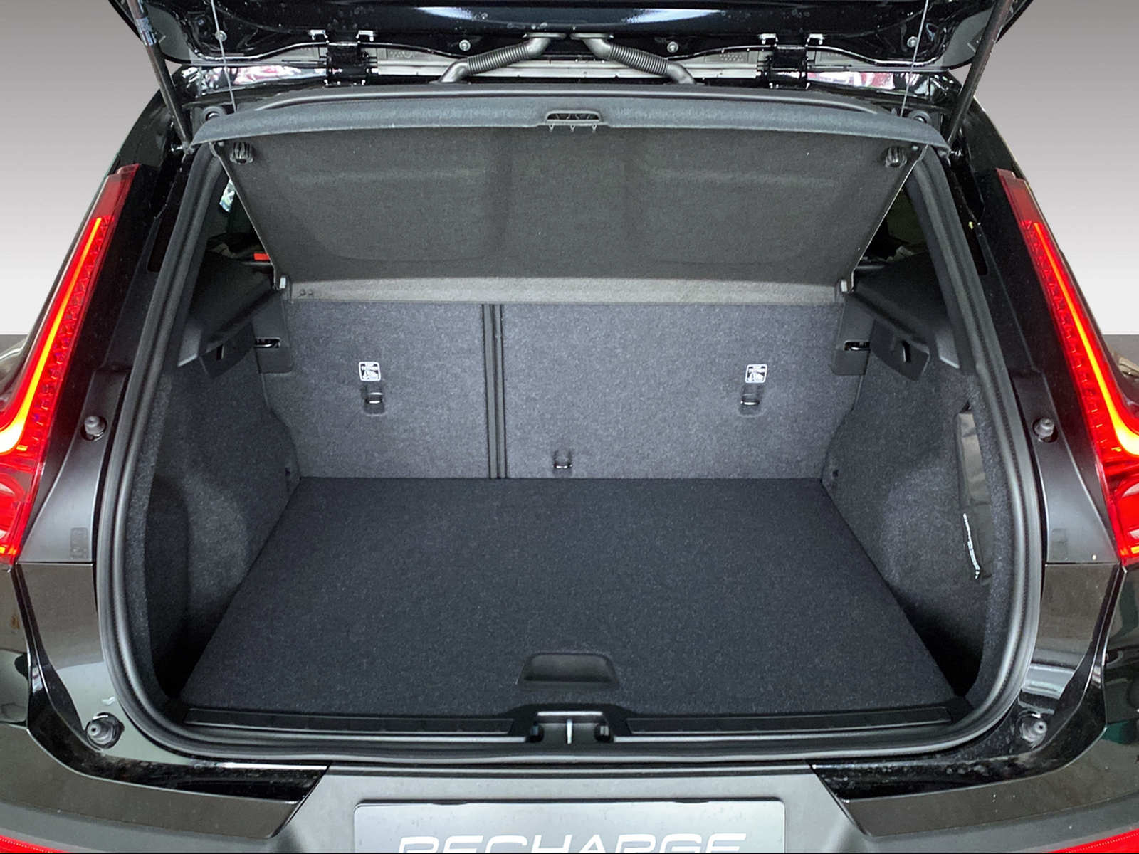VOLVO EX40 Essential-image-15