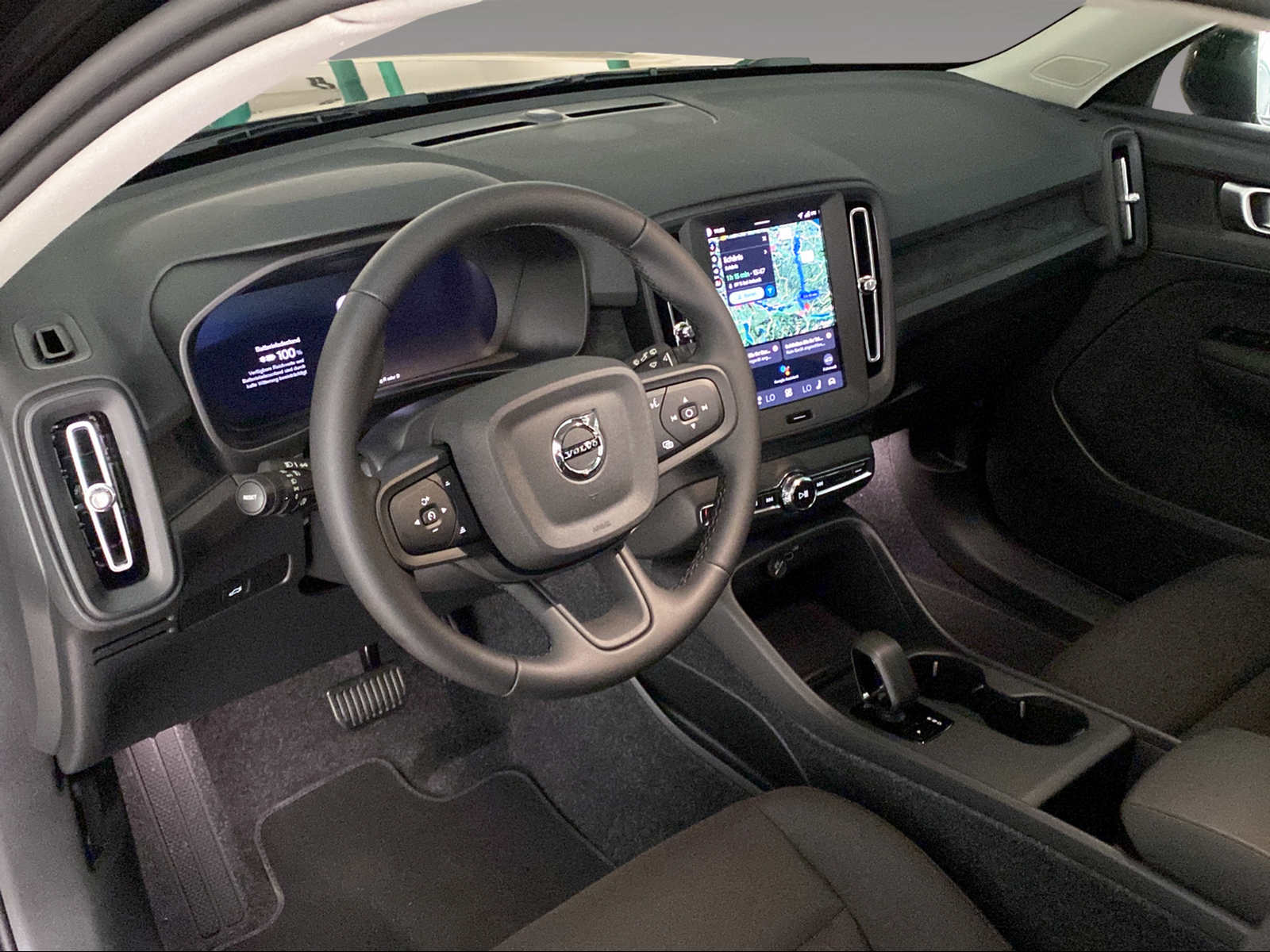VOLVO EX40 Essential-image-8