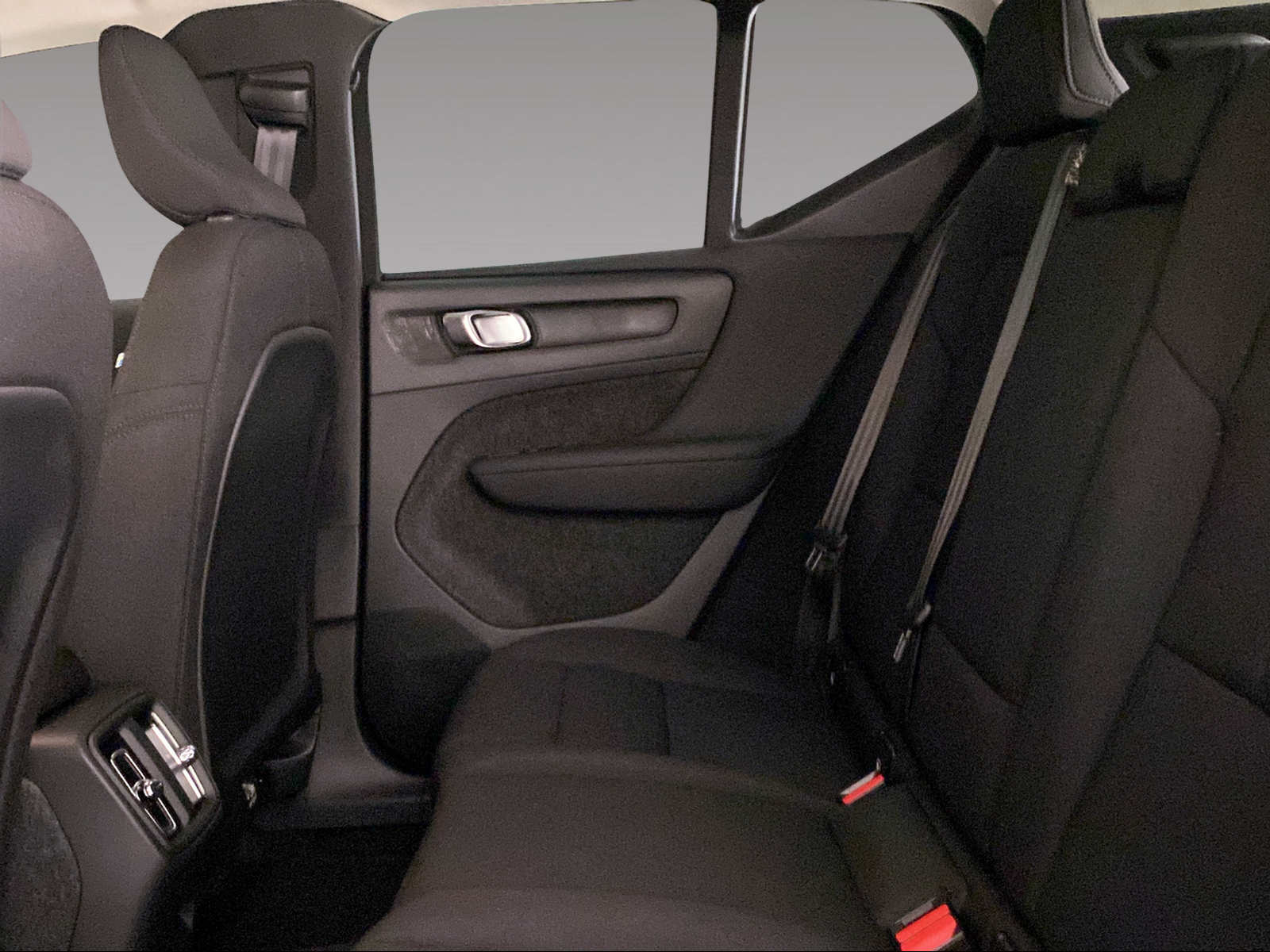 VOLVO EX40 Essential-image-10