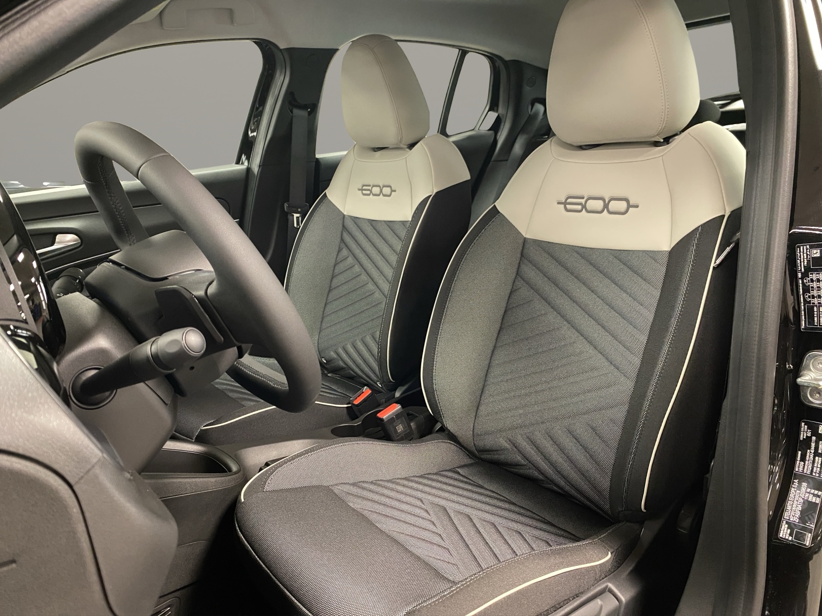 FIAT 600 1.2 Hybrid 136 Swis-image-8