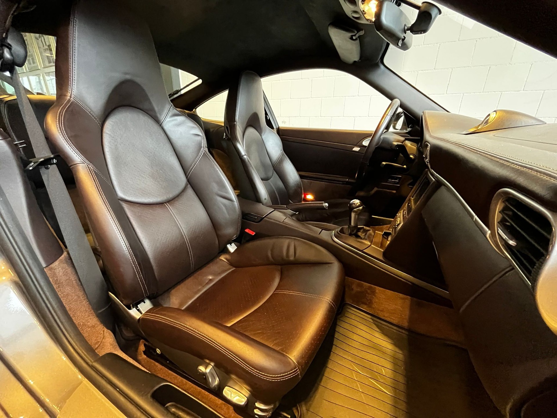 PORSCHE 911 Carrera 4S-image-15